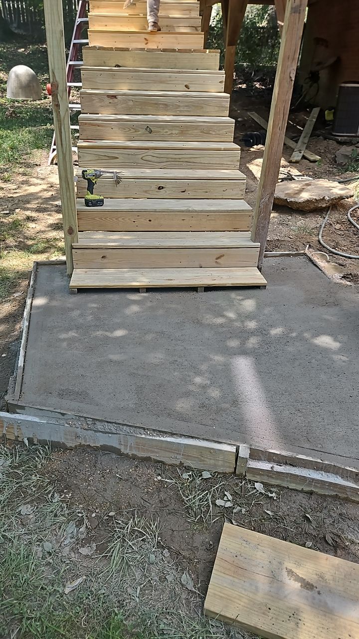 Russet Cove Circle - Deck Installation by Pillar and Pine