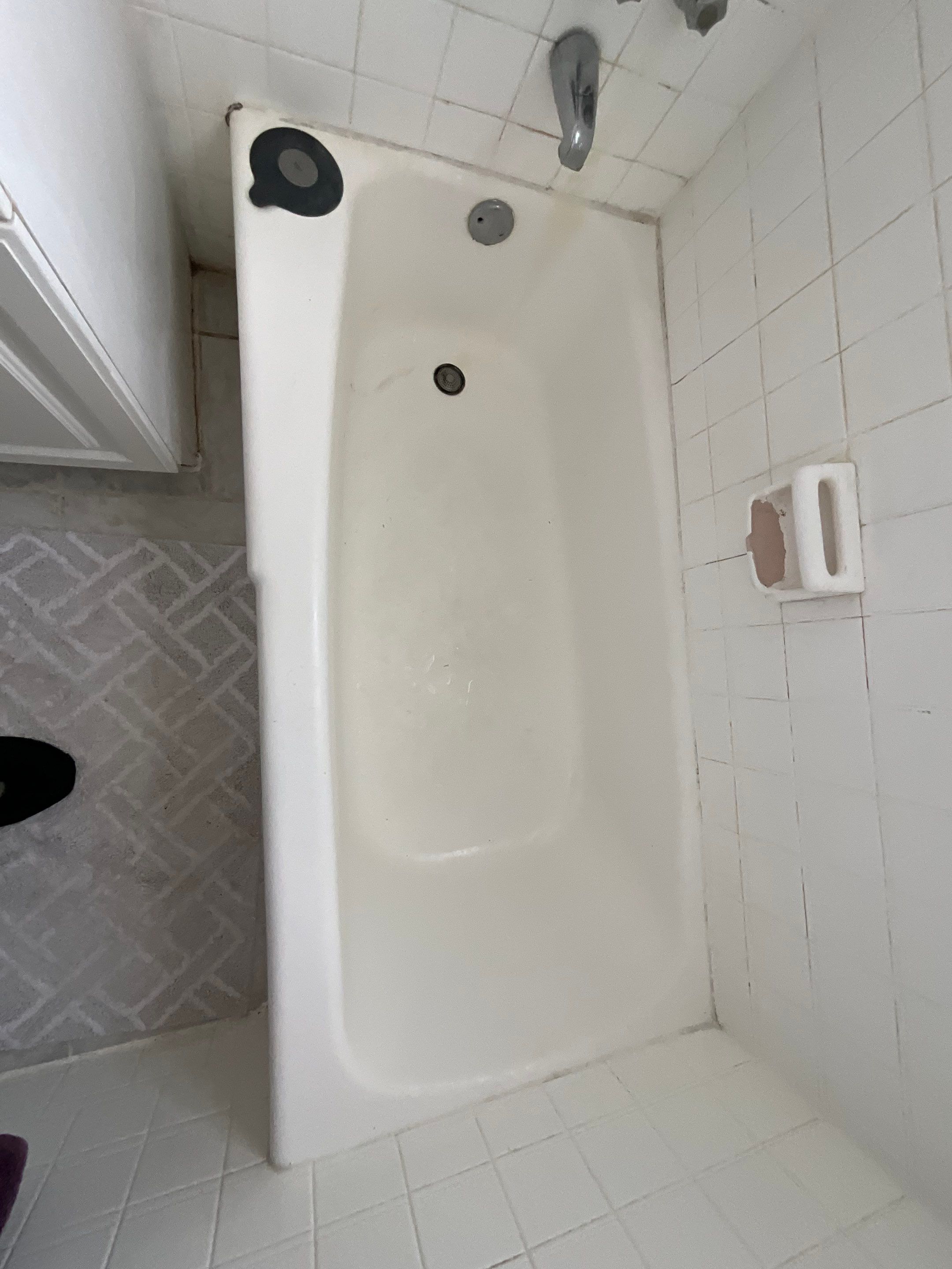 Guest Bathroom - Delray Beach by Hevi Tile