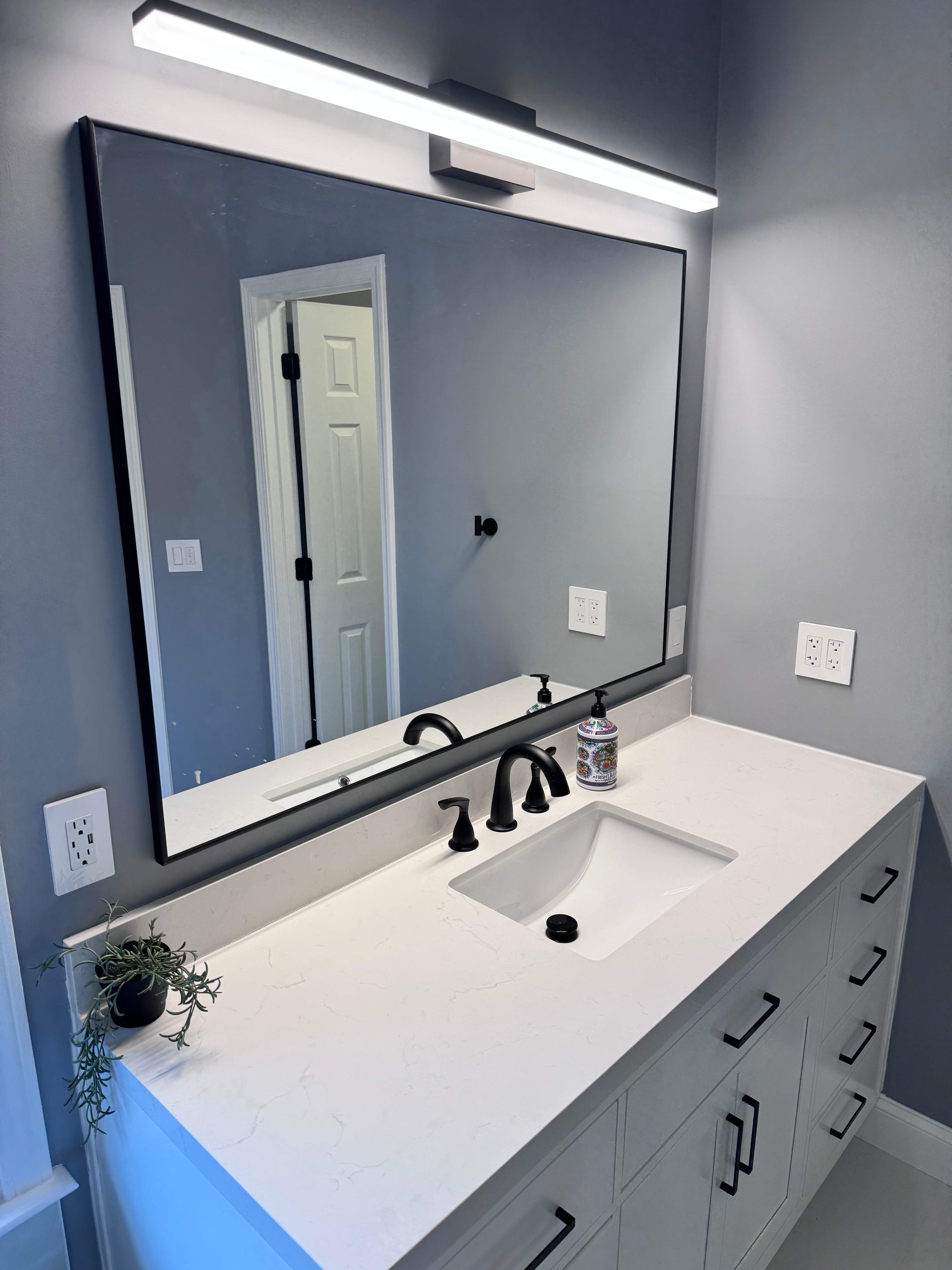 Master bathroom renovation by Prudencio