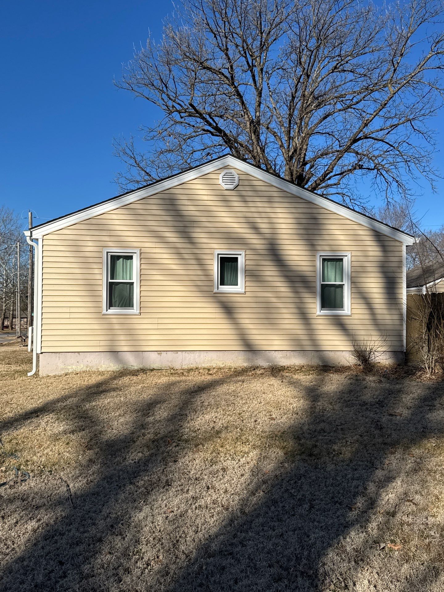 Siding Installation using Extrerior Porfolio Vinyl Siding  by EEC  Windows, Siding & Roofing 