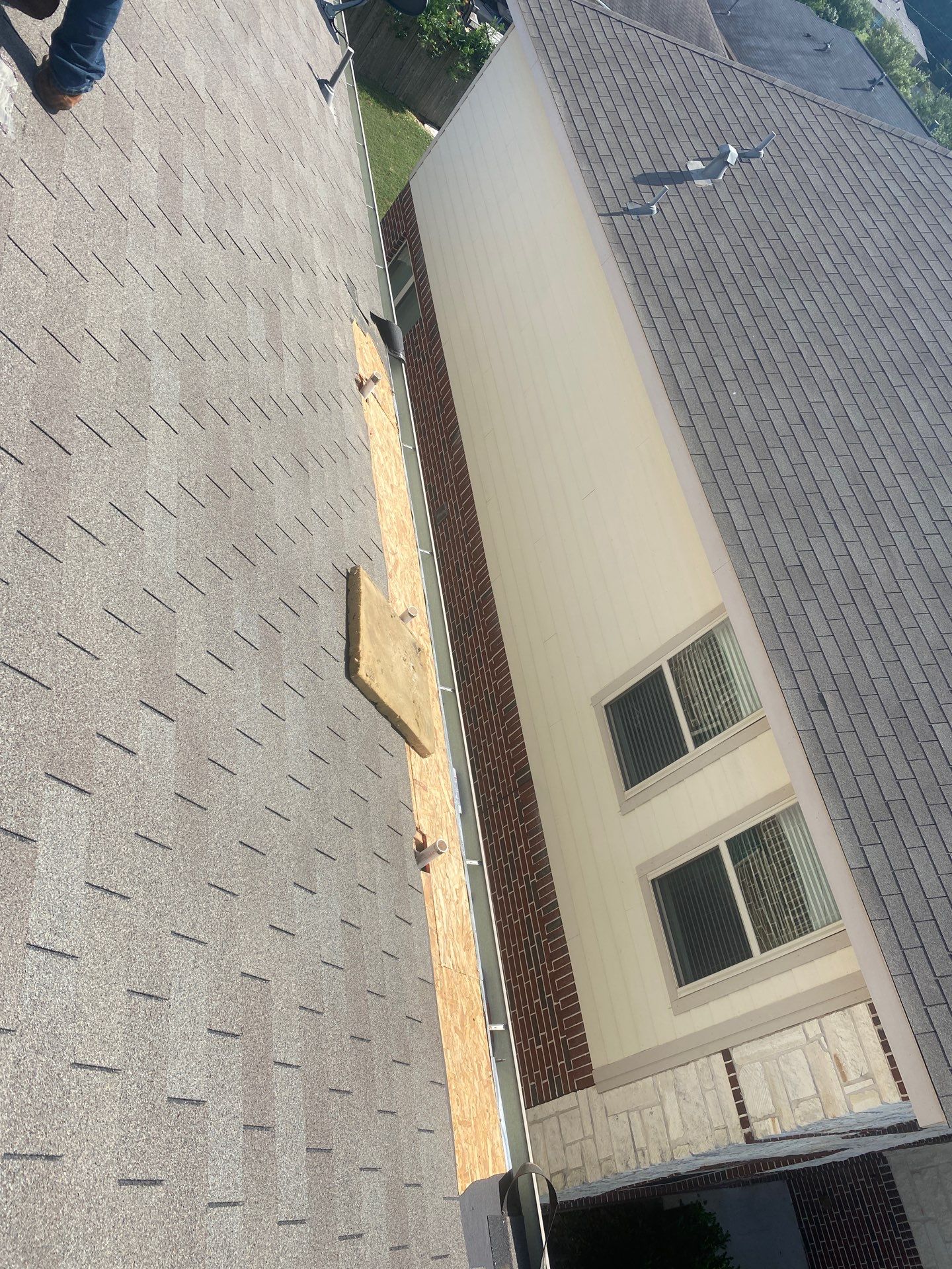 Hail Damage using Owen's Corning Duration (Lifetime) Shingles by Roof Repair Company