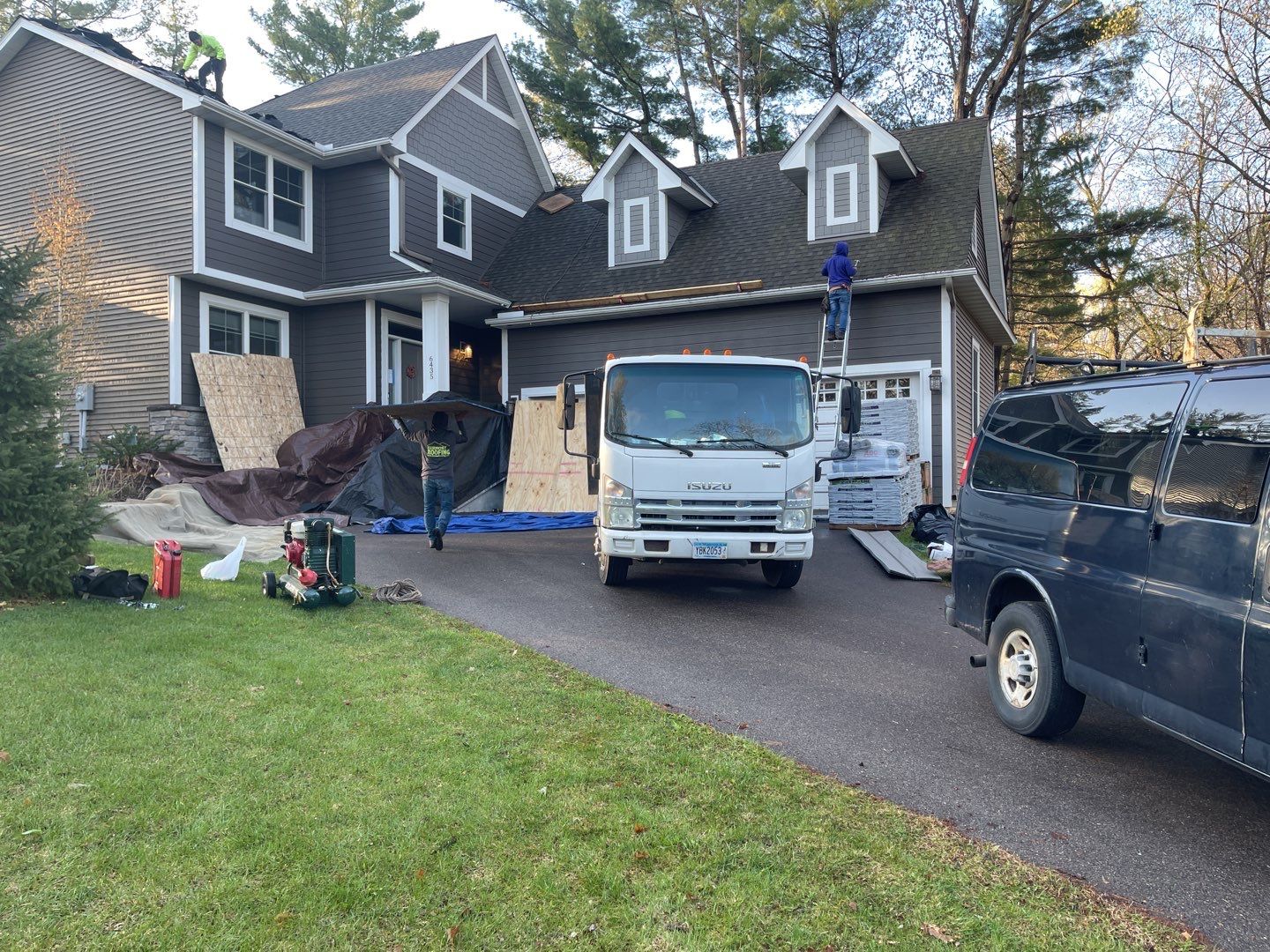 Chanhassen, MN – Roof Replacement with Gutter Guard Upgrade by First Impressions Exteriors