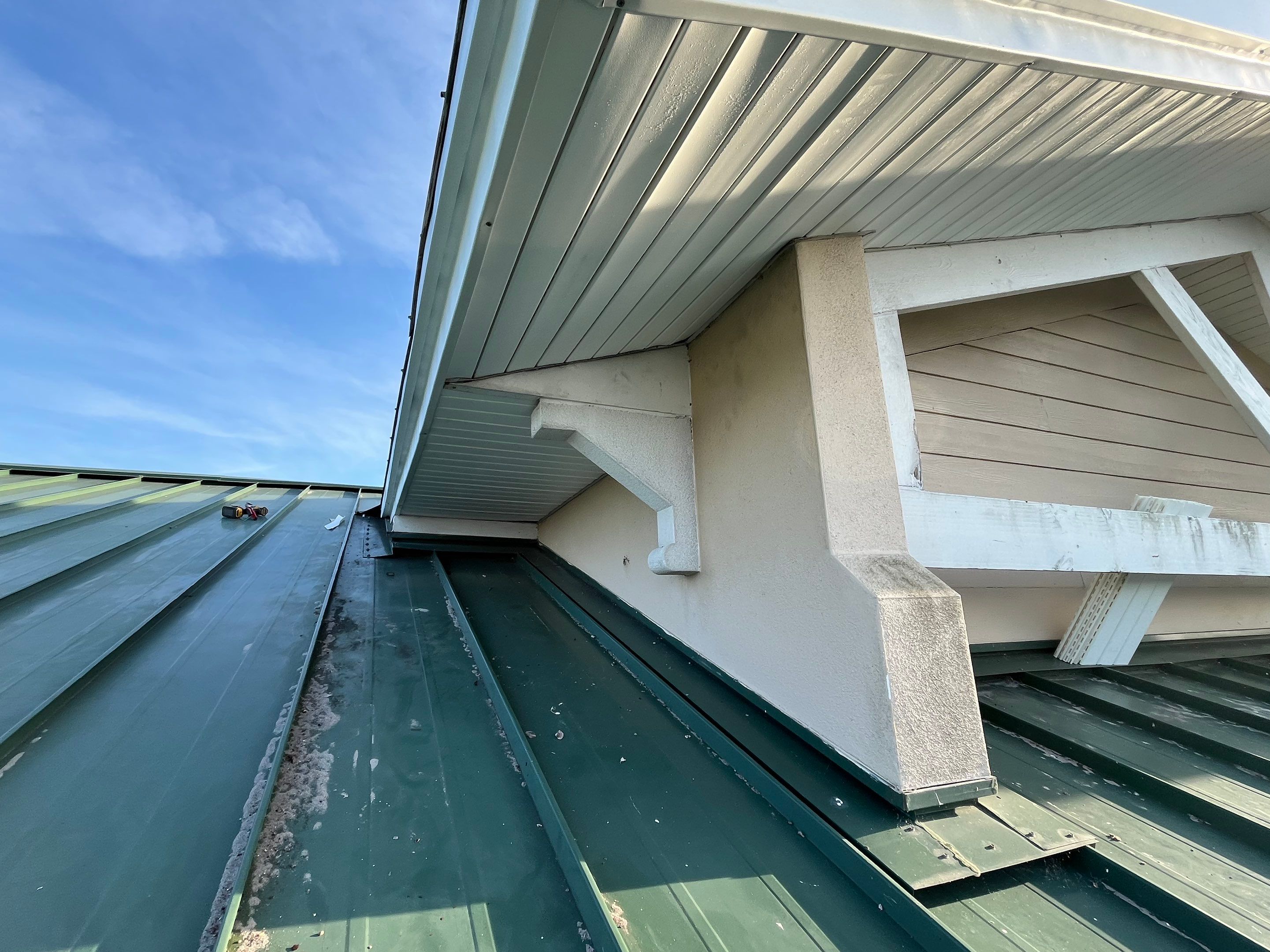 Soffit and Fascia Repair in Sarasota FL by Gutter Professors