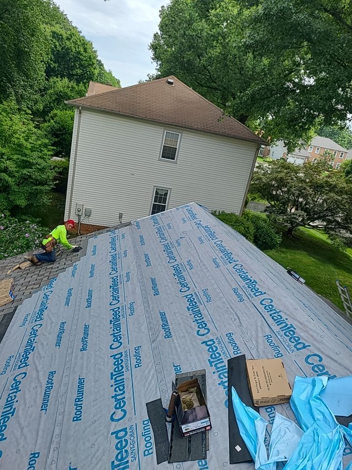 Burke: CertainTeed Landmark Pro Architectural Shingles in Max Def Weathered Wood by RM Banning, Inc.