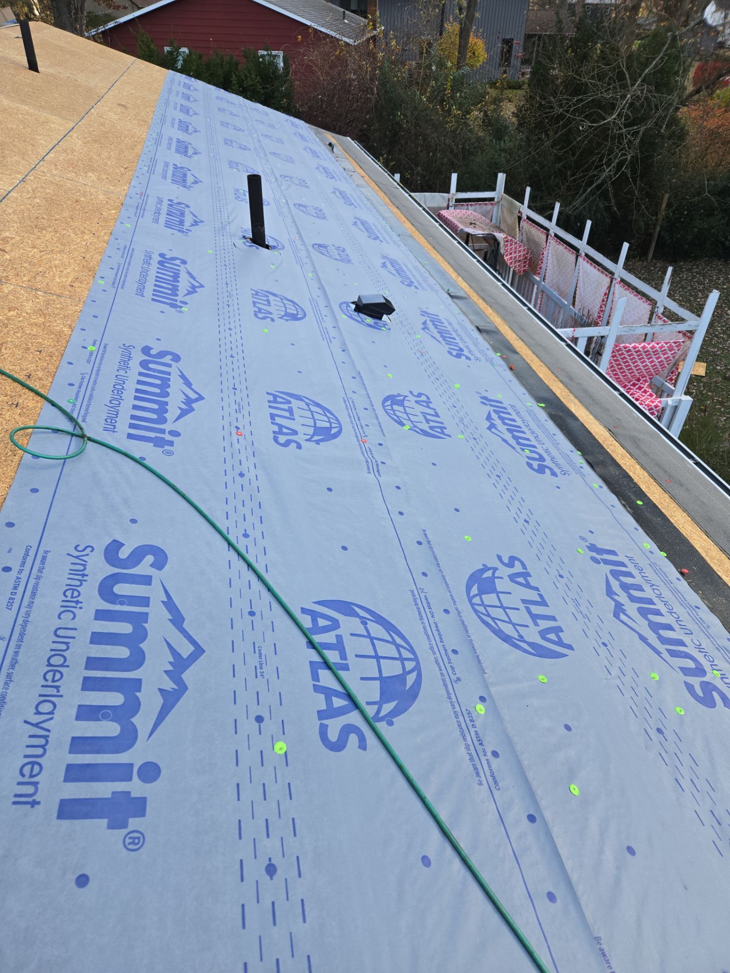 Atlas Pinnacle, Color, Oyster Shell, Drip Edge, Color, White by Eagle Eye Roofing