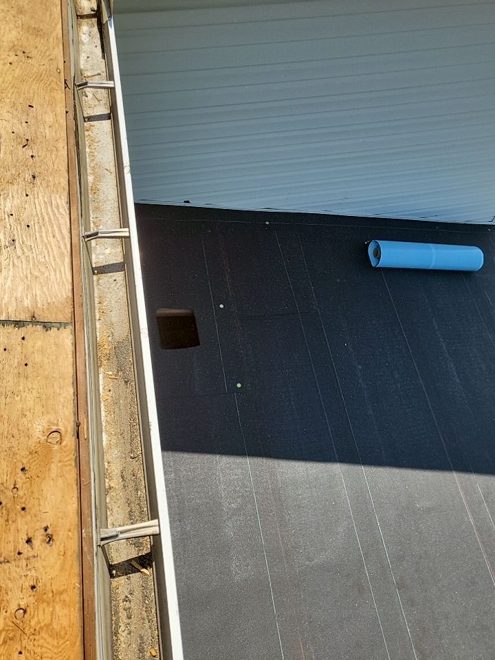 ATLAS PINNACLE COLOR: SUMMER STORM DRIP EDGE: WHITE by Eagle Eye Roofing