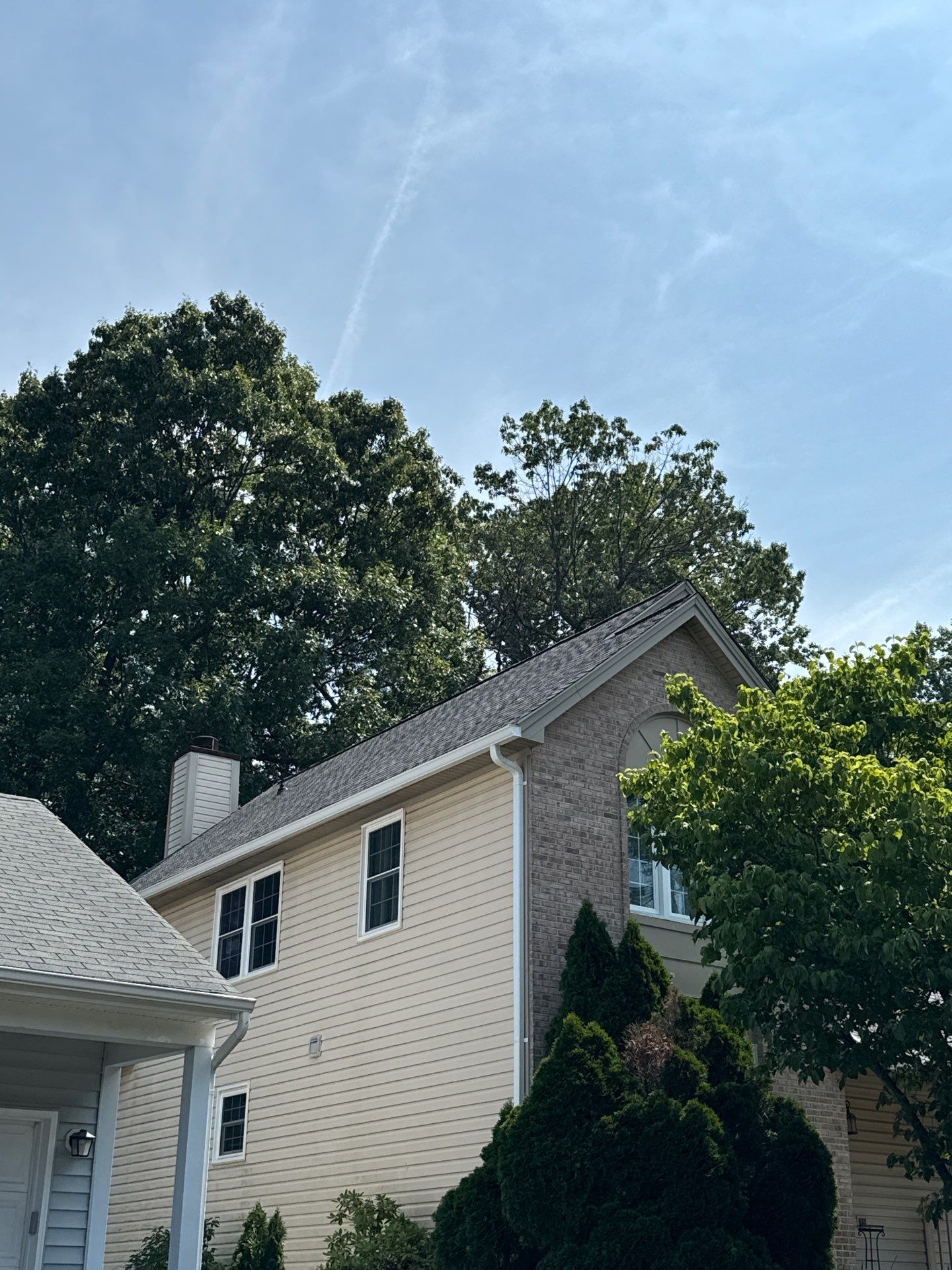 Springfield: Residential Roof Replacement with CertainTeed Landmark PRO in Max Def Georgetown Gray by RM Banning, Inc.