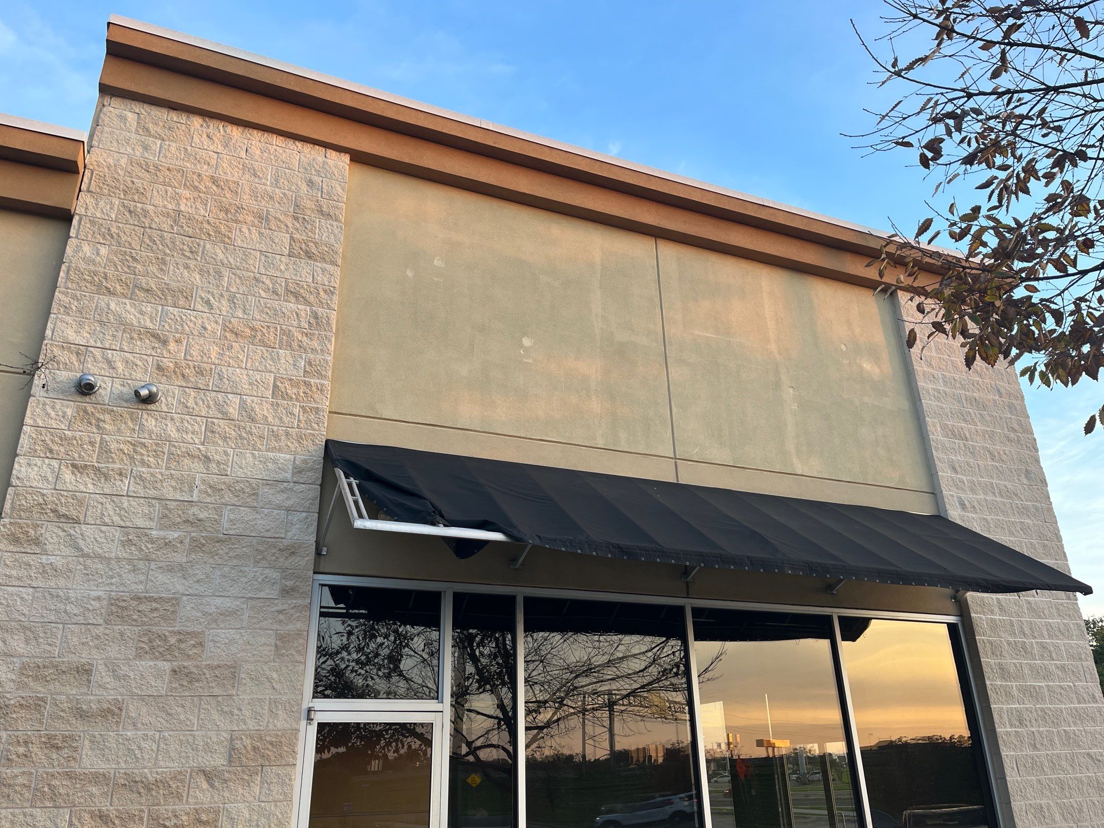 Storefront Revival: Transforming Business Exteriors with a New Coat of Brilliance by 360 Painting Central Texas 