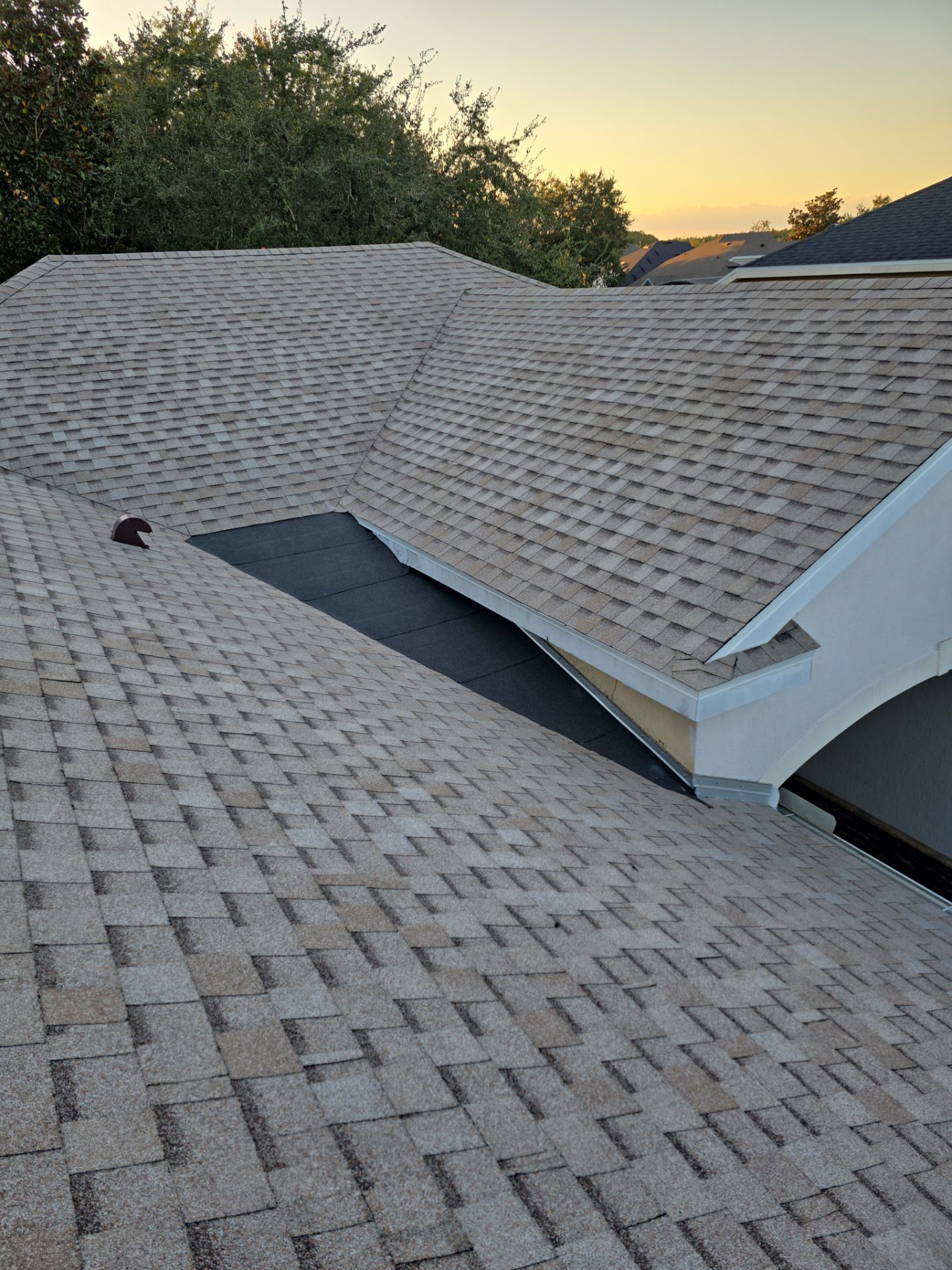 Comprehensive Residential Roof Replacement with Atlas Pinnacle Shingles in Orlando by Fortified Roofing Solutions Corp.