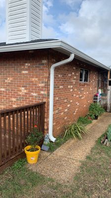 Seamless Aluminum Gutter and Down Spout Installation