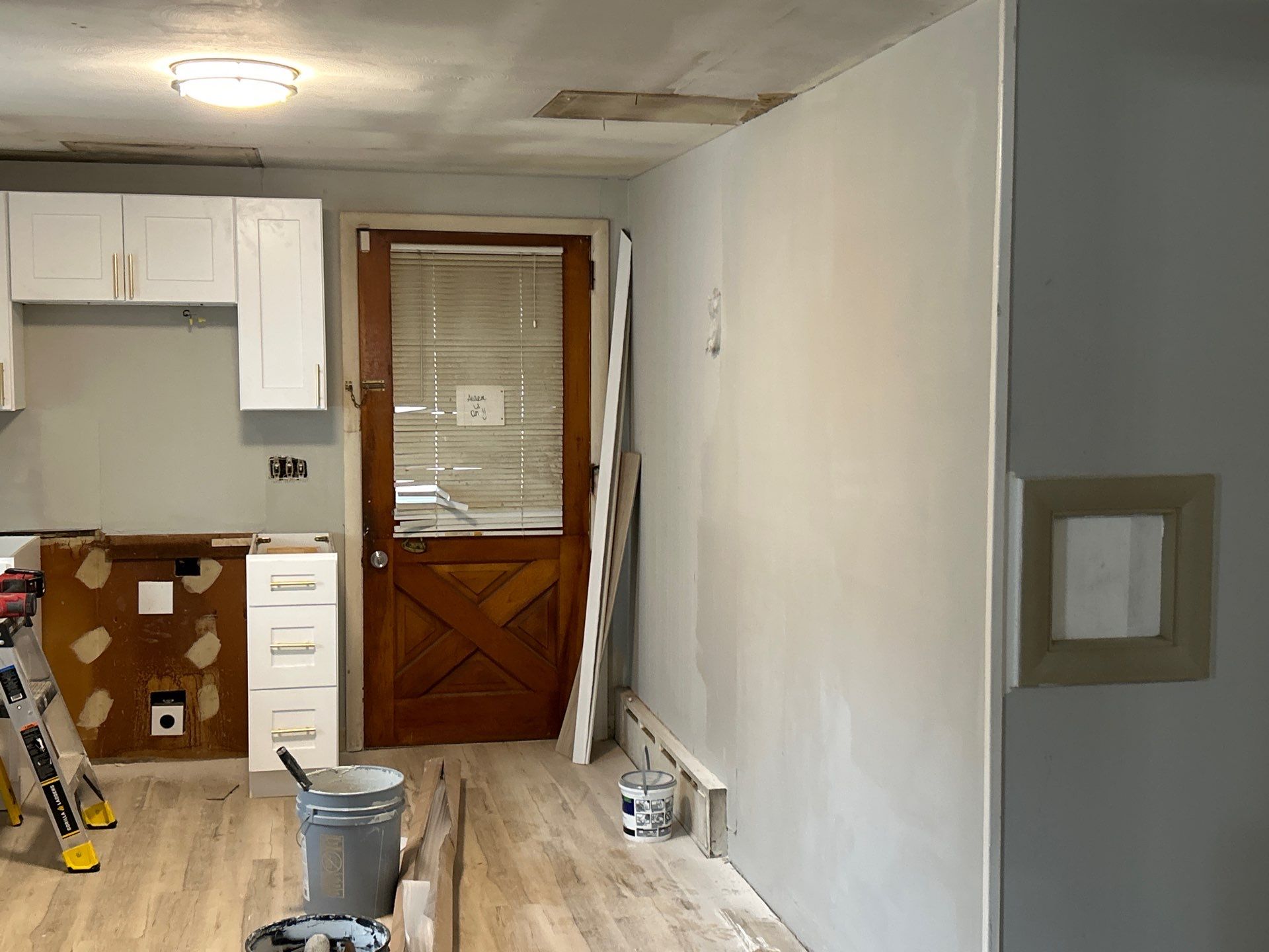 Multi-Room Interior Renovation and Modernization in Meriden, Connecticut by Diamond Image LLC