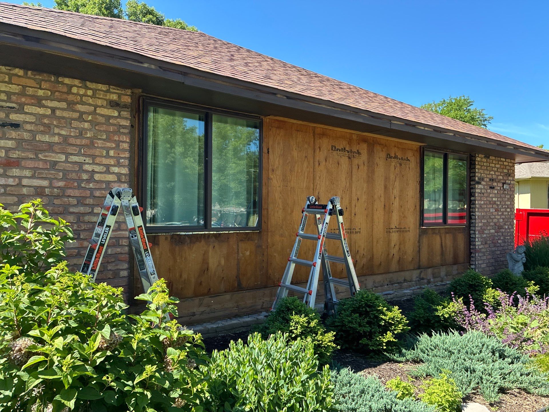 Bellevue Home Exterior Upgrade with James Hardie Siding and Windsor Windows by Carps Complete Exteriors