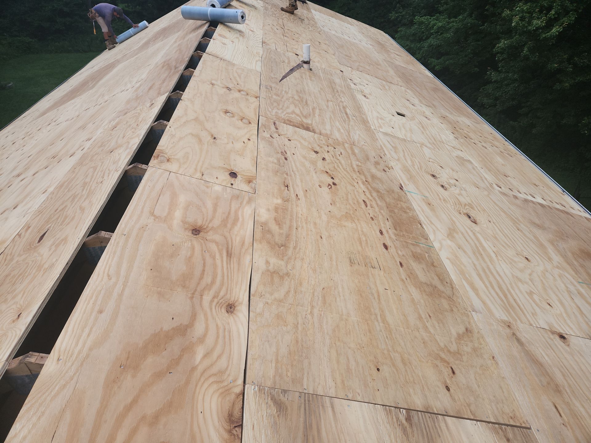 Residential Roofing Installation using Owens Corning TruDefinition Duration AR - Williamsburg Gray by A Plus Exterior