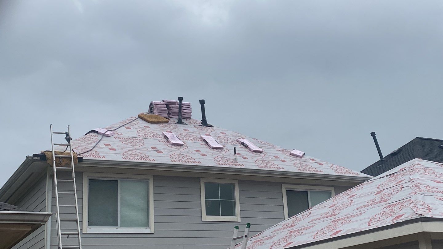 Residential Roofing Installation using Owen's Corning Duration (Lifetime) Shingles by Roof Repair Company