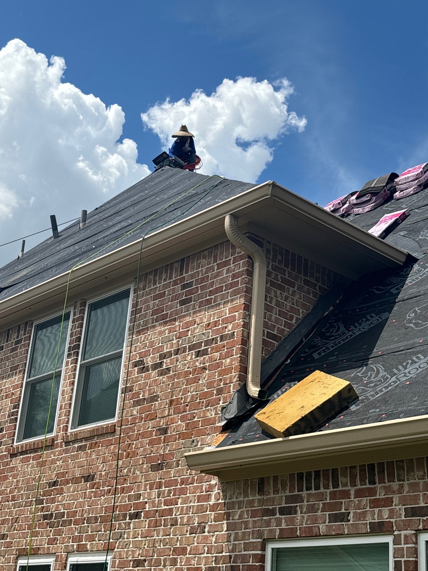 Residential Roofing Installation using Owen's Corning Duration (Lifetime) Shingles by Roof Repair Company