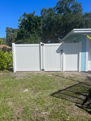 Venice, FL 6 ft. White Vinyl Privacy Fence