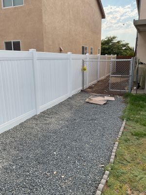 Fence Installation using Vinyl