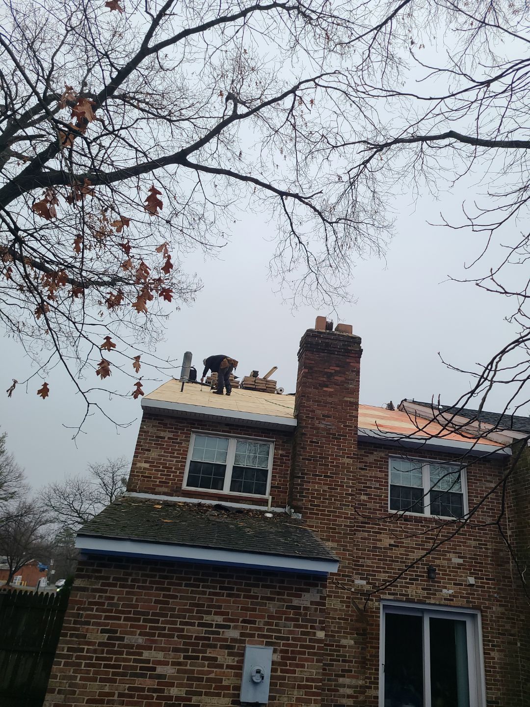 Vienna: Residential Roof Replacement with CertainTeed Landmark Pro in Max Def Weathered Wood by RM Banning, Inc.