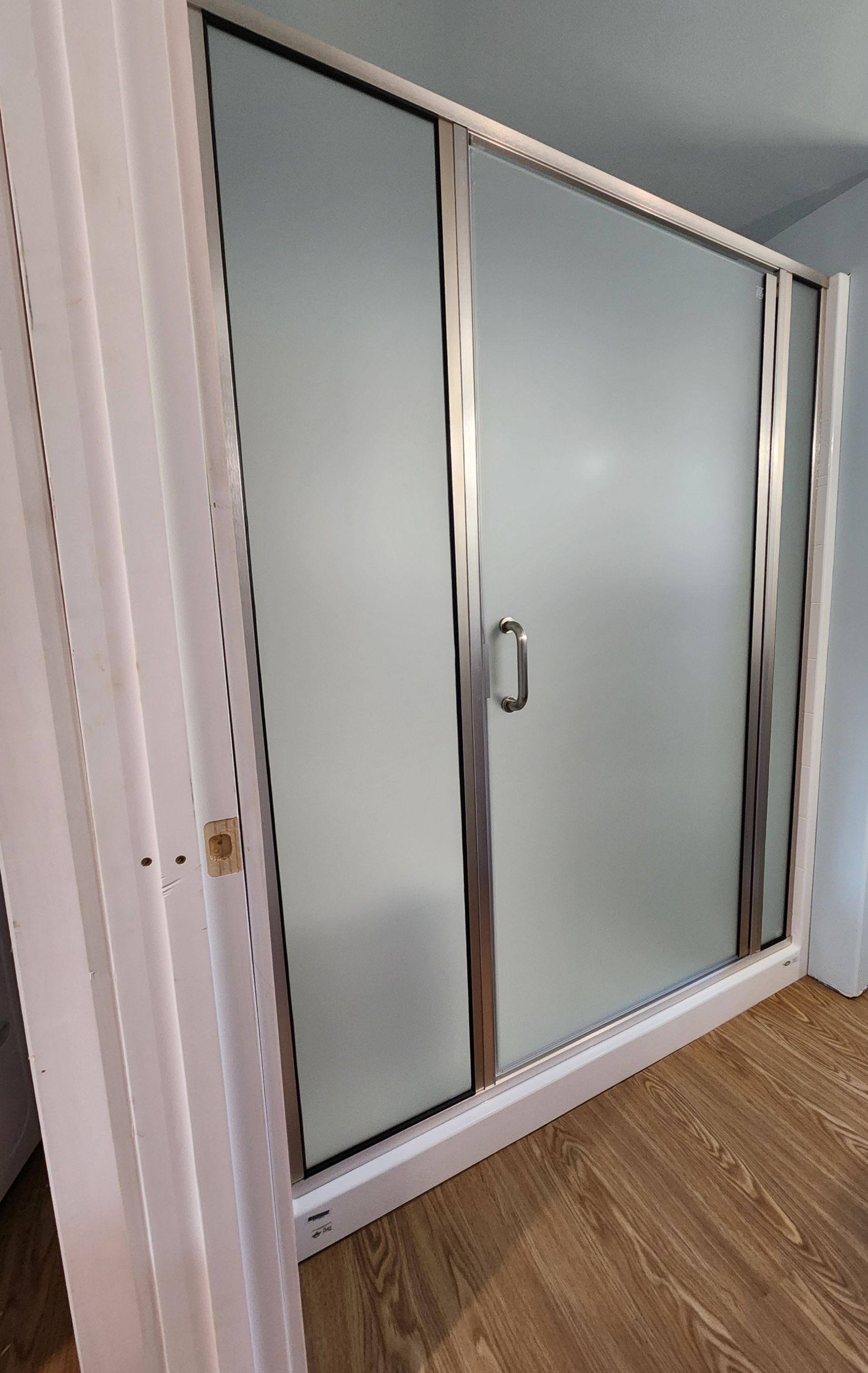 Shower using Alumax Shower by Cheshire Glass Company