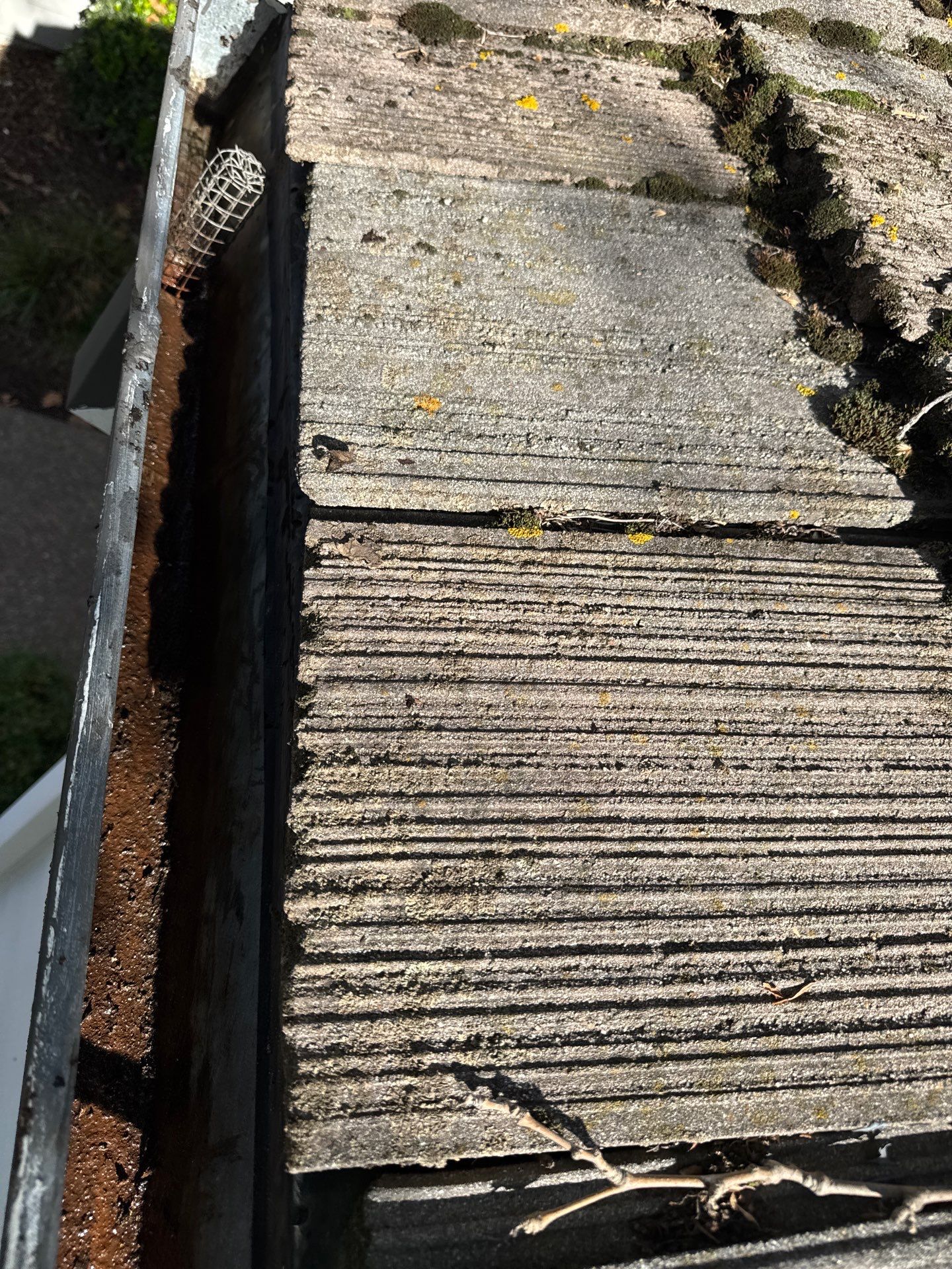 Commercial gutter cleaning Roseville & Rocklin, CA after photo with clean gutters