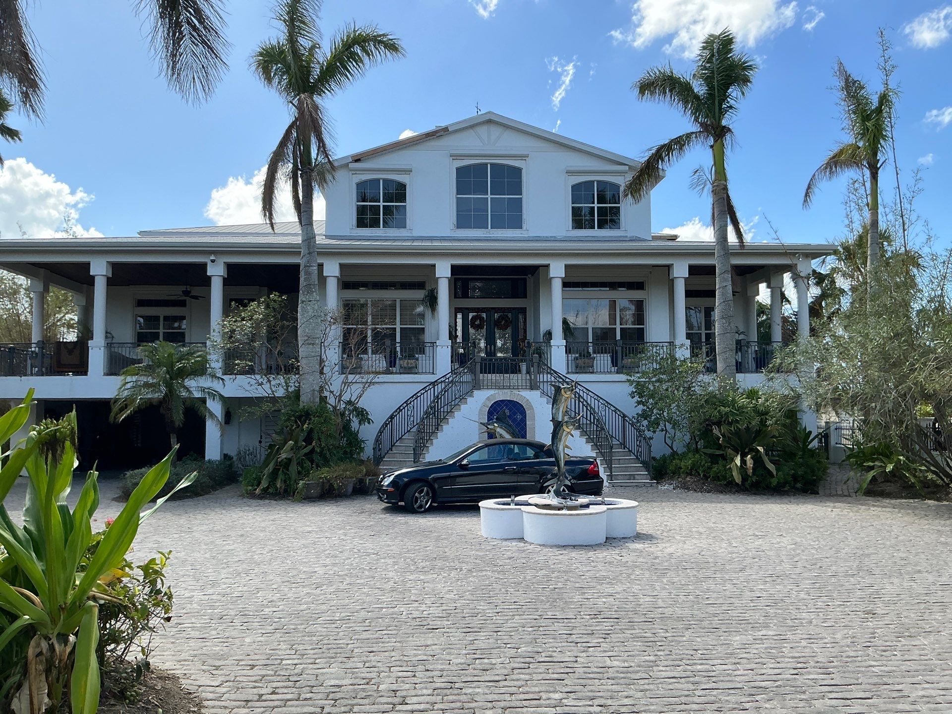 Seamless Gutter Installation for Beach Homes in Sarasota FL by Gutter Professors