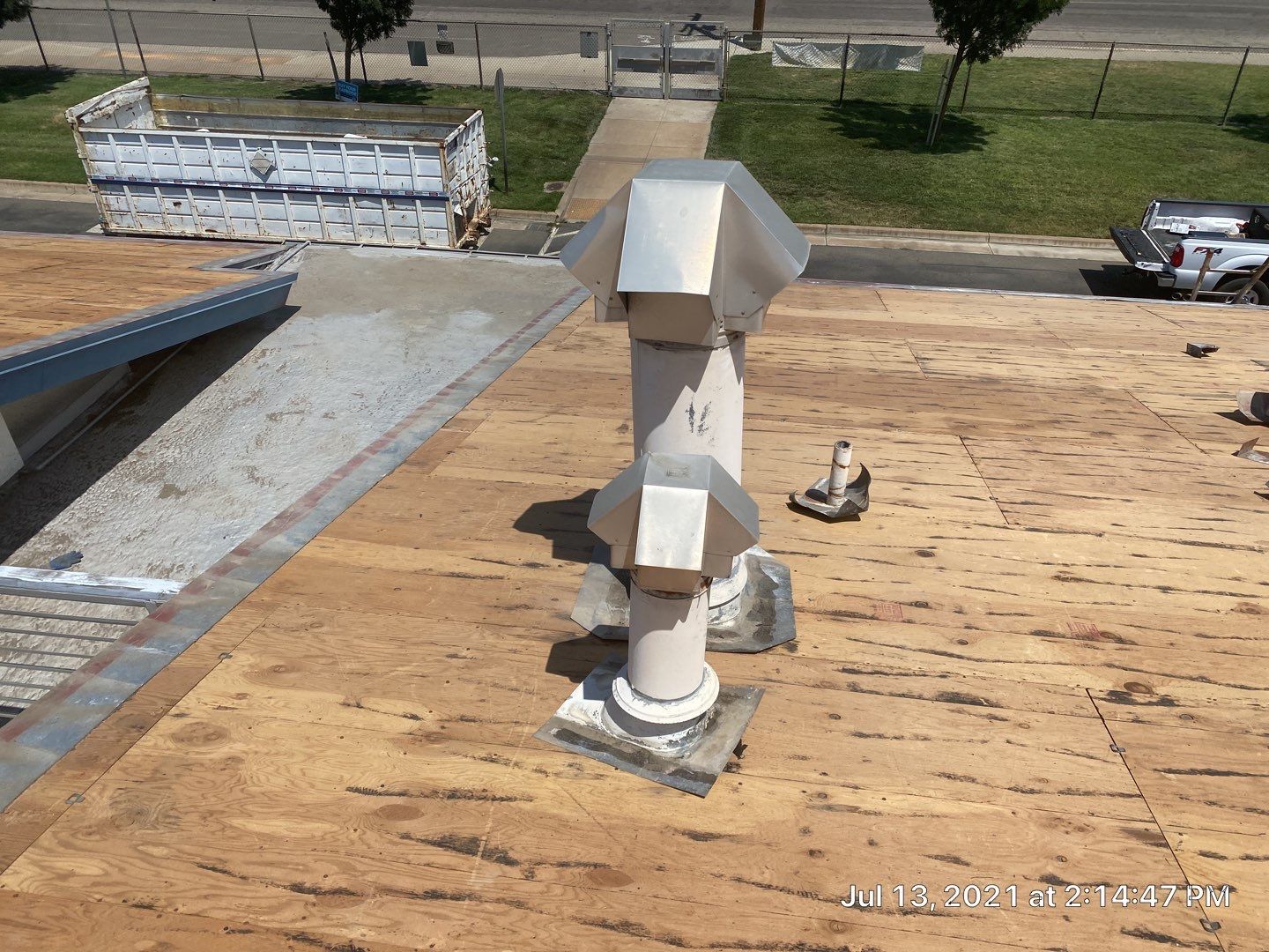 Certainteed Landmark Solaris shingle job using Certainteed Landmark Solaris composition shingles by Straight Edge Roofing Inc