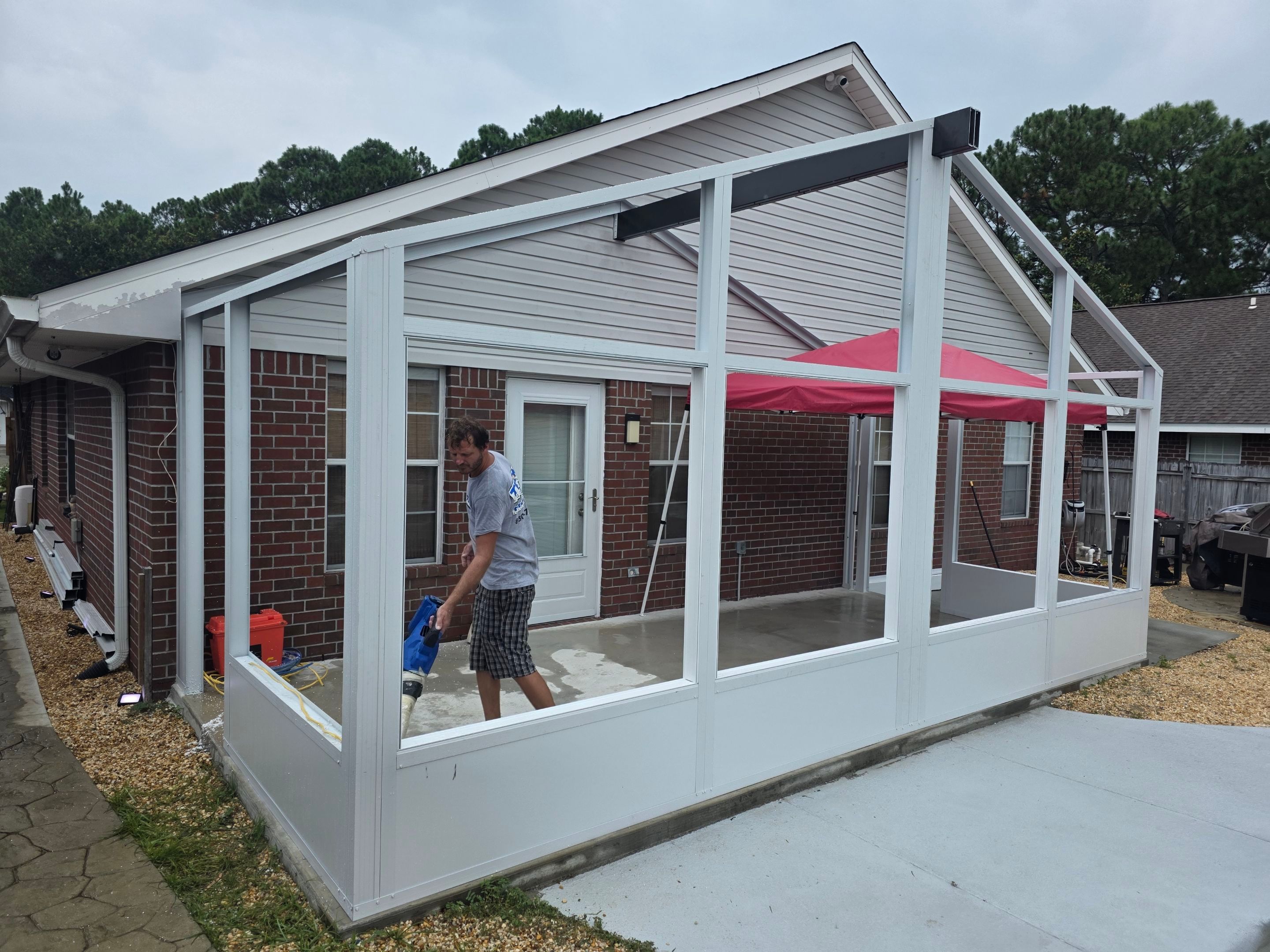 Fort Walton Beach Poolside Screen Room & Patio Cover by Titan Sunrooms