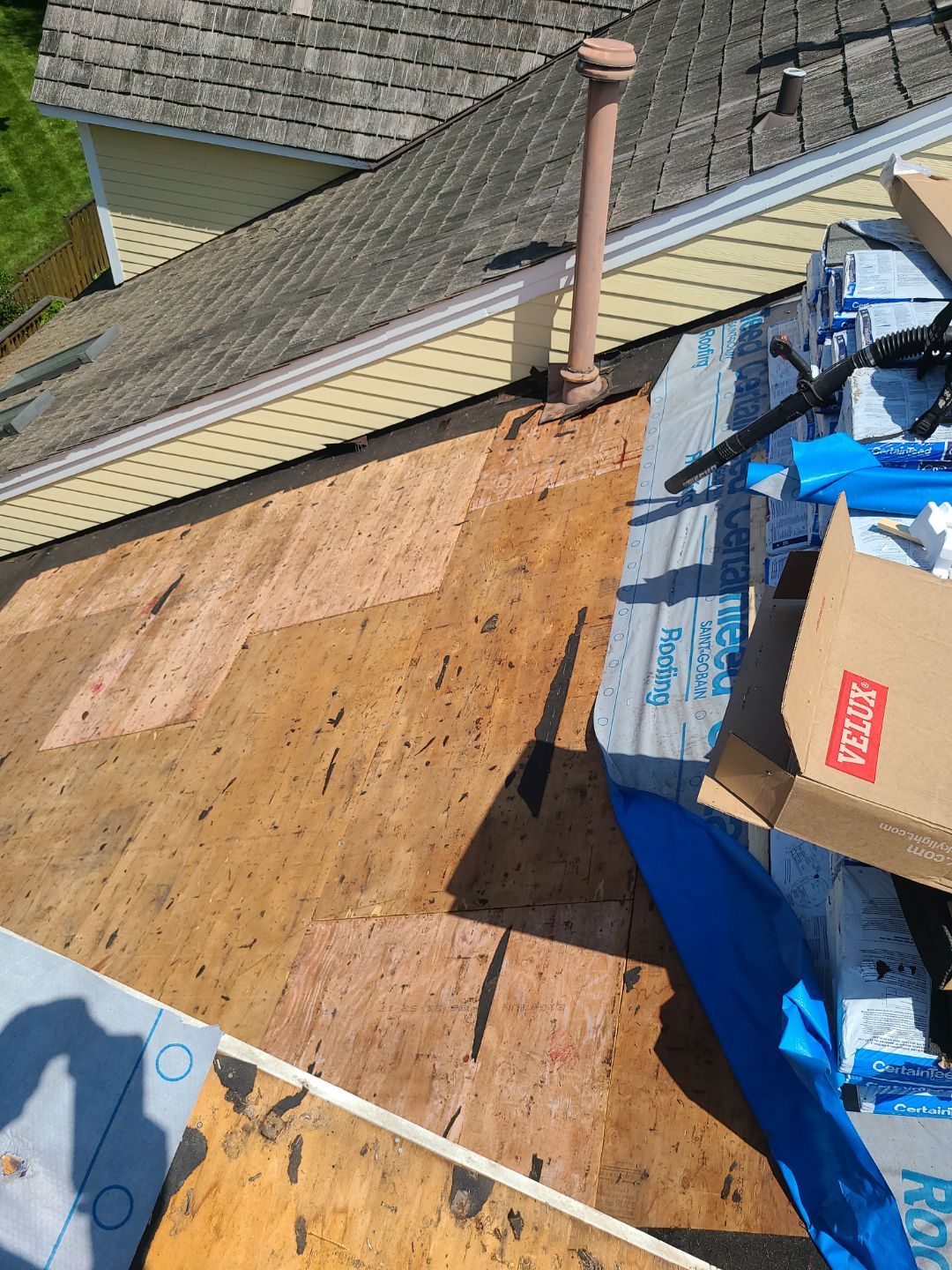 Arlington: CertainTeed Grand Manor Designer Shingles in Weathered Wood by RM Banning, Inc.