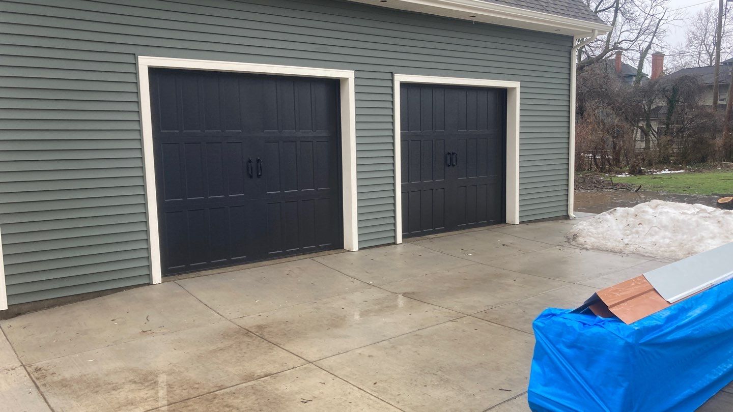 Garage by Ivy Lea Construction