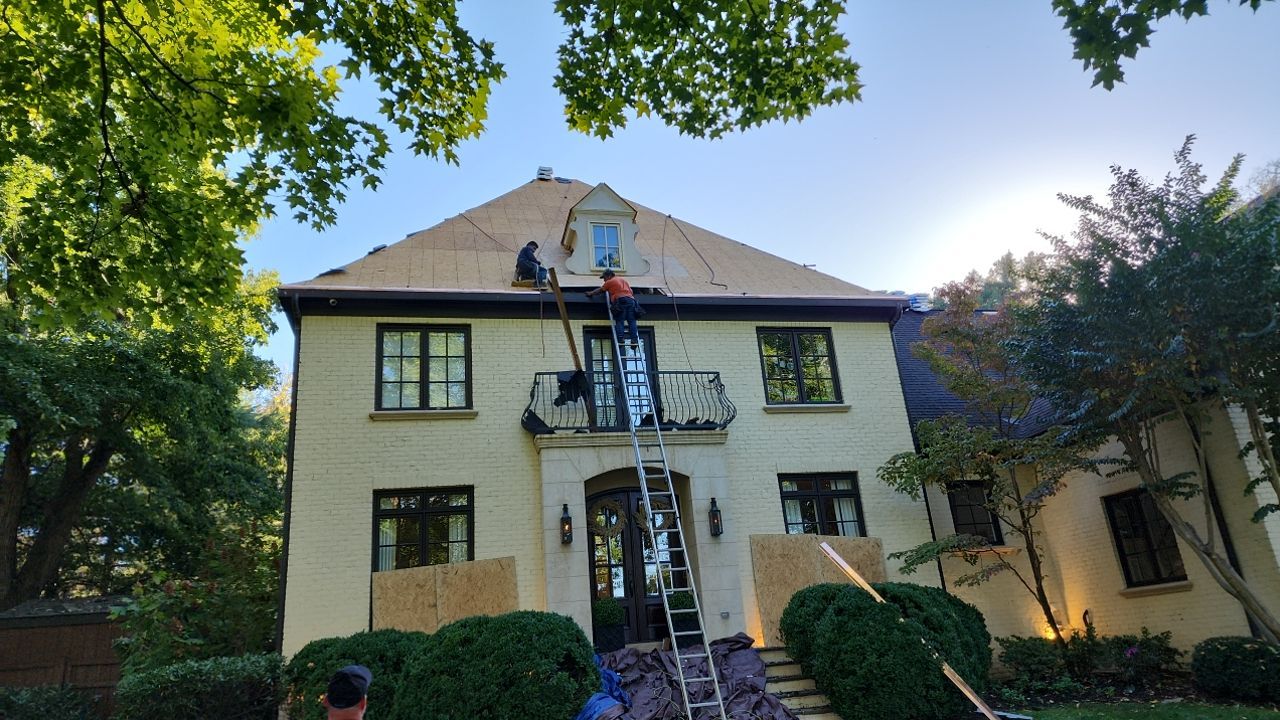 Presidential Shake Install by Paragon Roofing