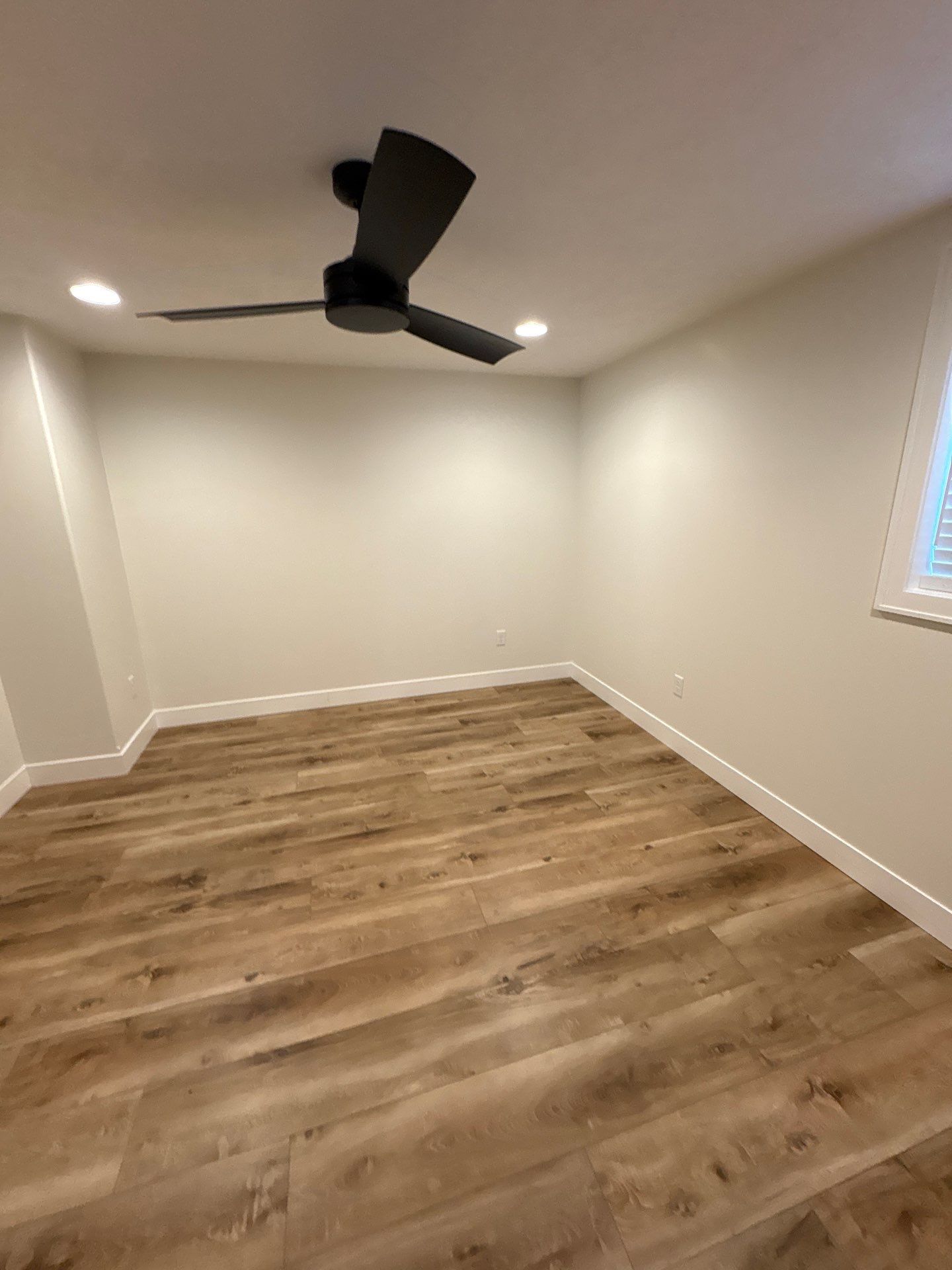 Sioux Falls Interior Finishing by Select Painting, Coatings & Garage Cabinets