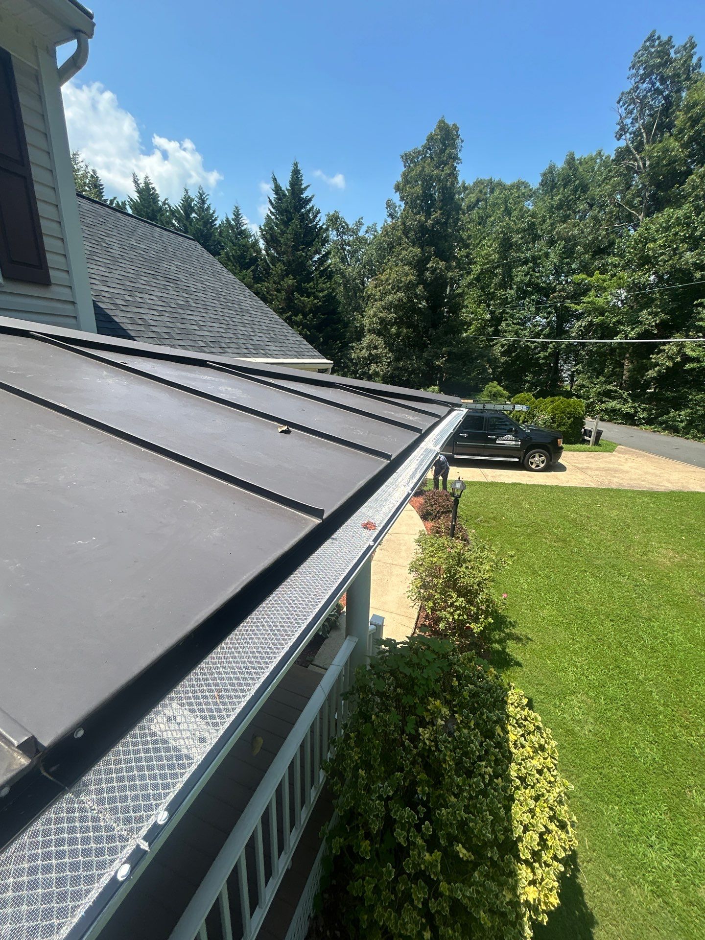 Lorton: Residential Roof with CertainTeed Landmark Pro in Max Def Moire Black by RM Banning, Inc.
