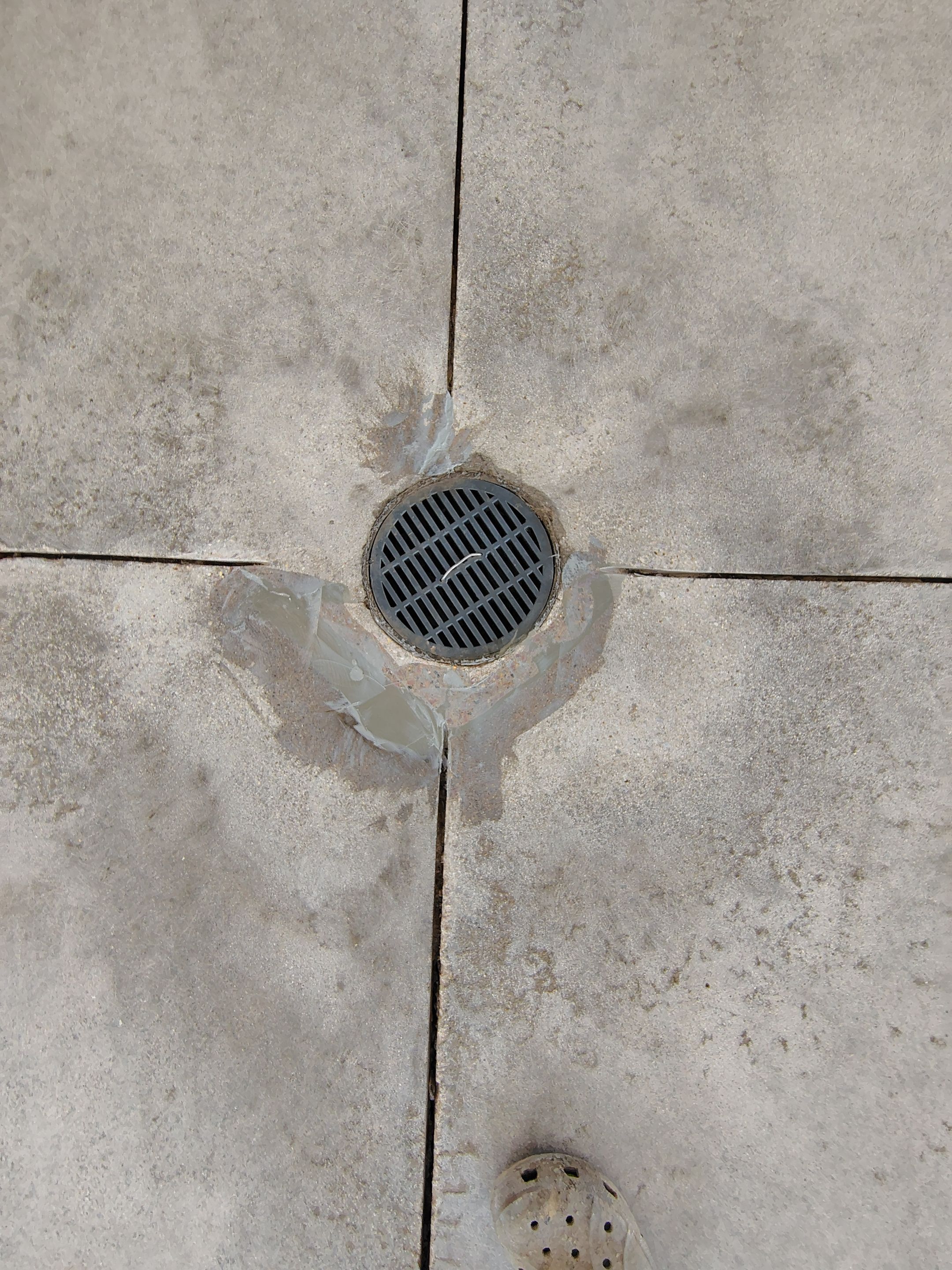 Feather Grey Floor Coating in Sioux Falls, SD by Select Painting, Coatings & Garage Cabinets