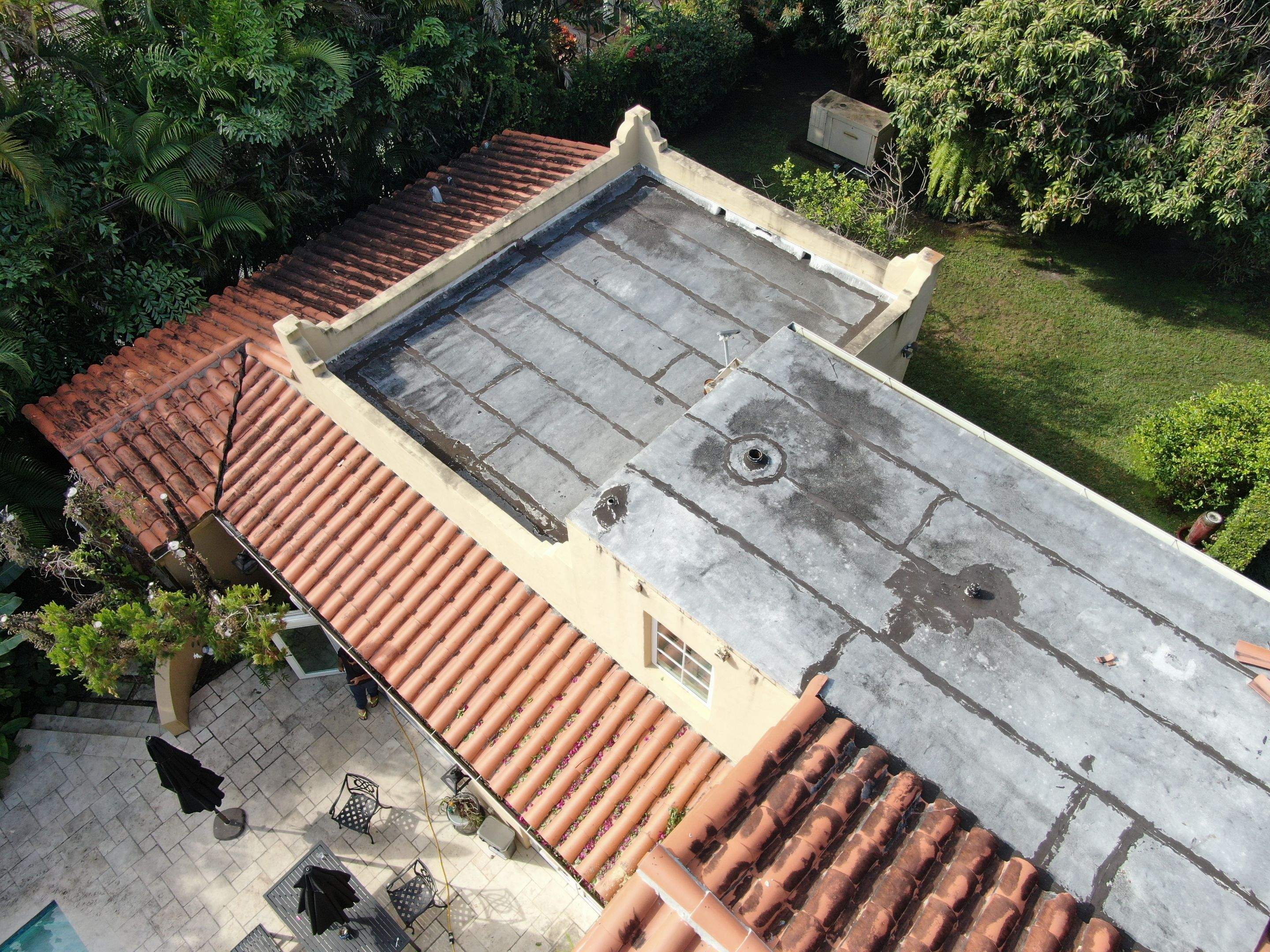 Verea Spanish S  - Fume Color by Istueta Roofing