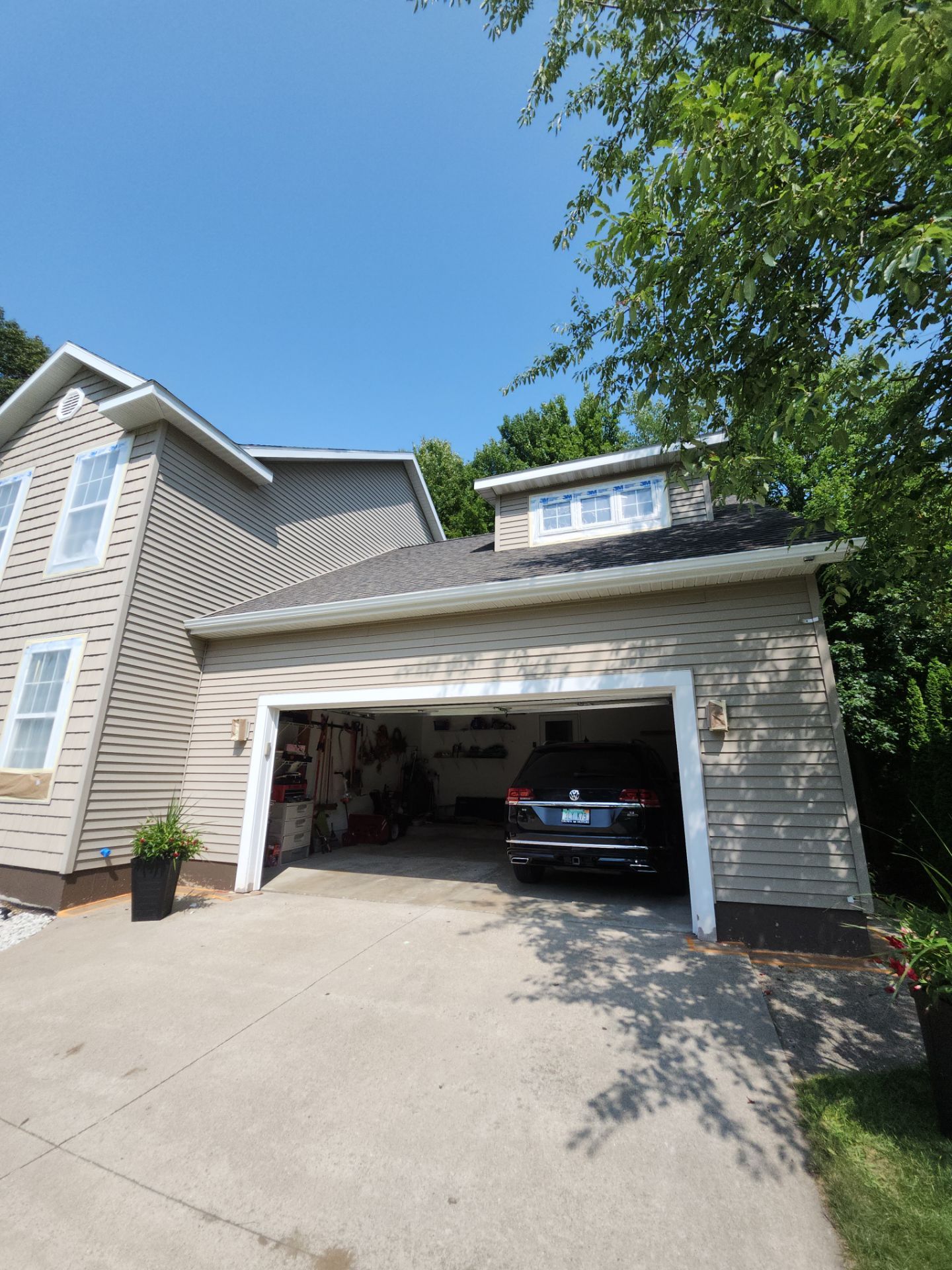 Exterior home painting. by Gordon Painting