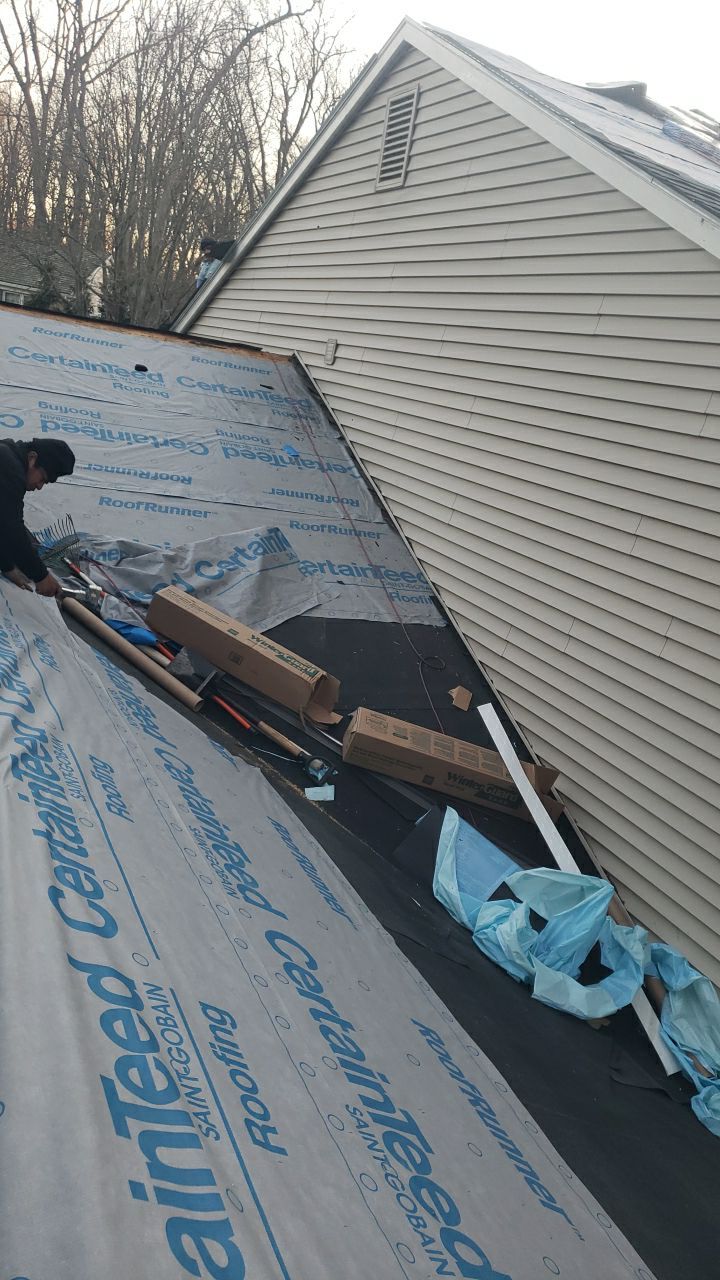 Vienna: Certainteed Landmark Pro Designer Shingles in Max Def Driftwood by RM Banning, Inc.