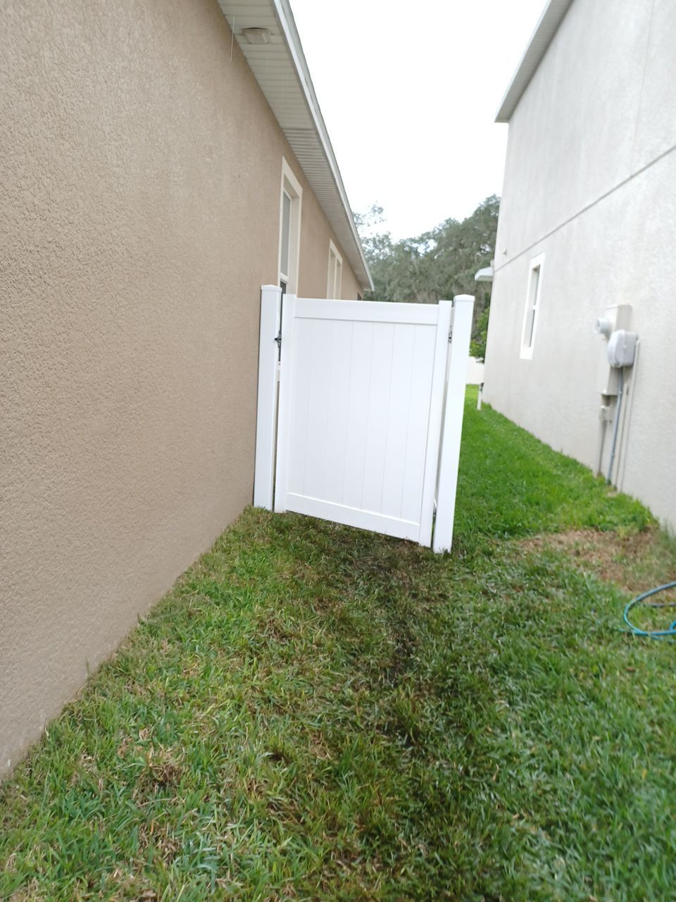 Riverview, FL 6 ft. White Vinyl Privacy Fence  by Asap fence and gates, LLC