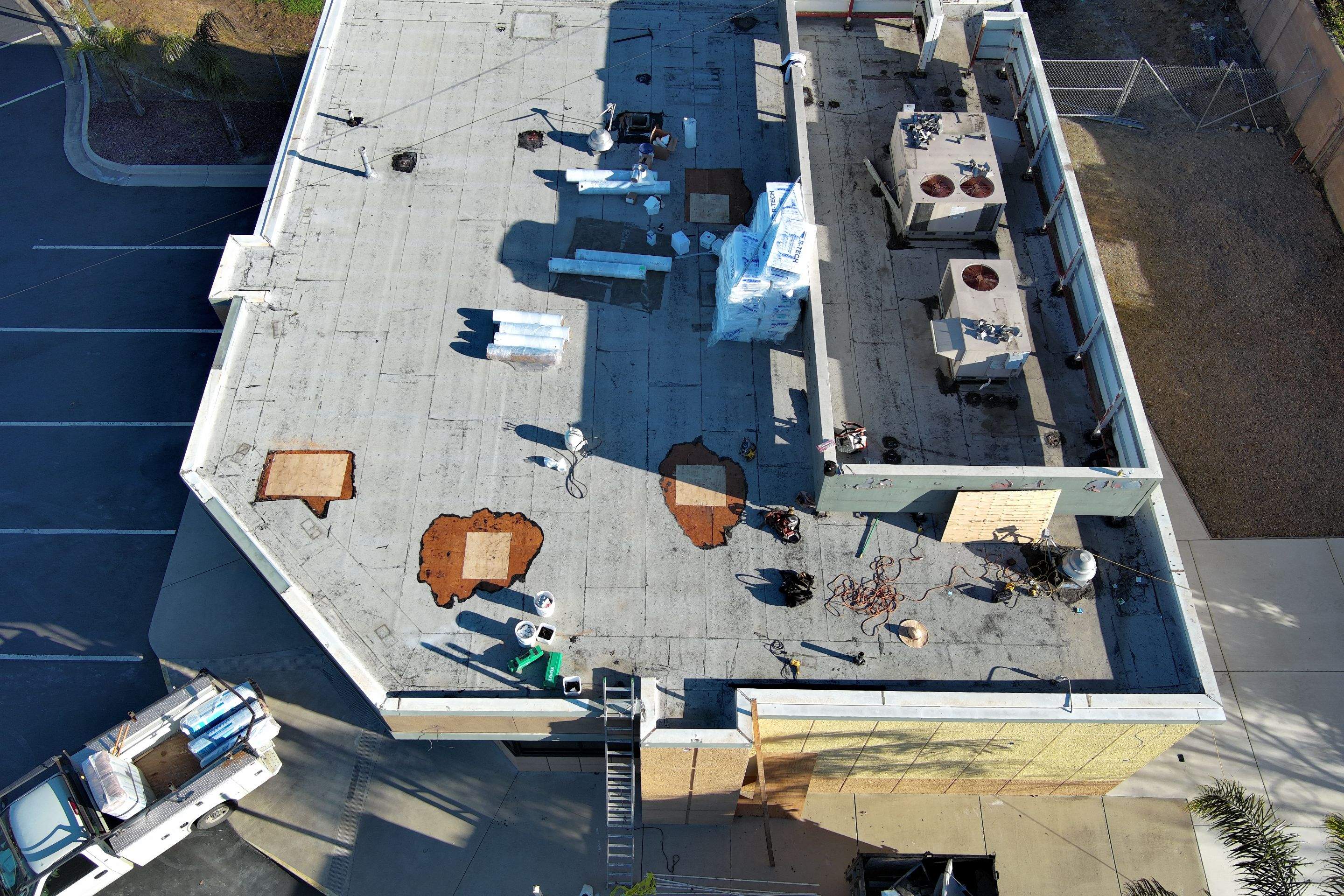 TPO single-ply roofing system using GAF Everguard 60 mil by Straight Edge Roofing Inc