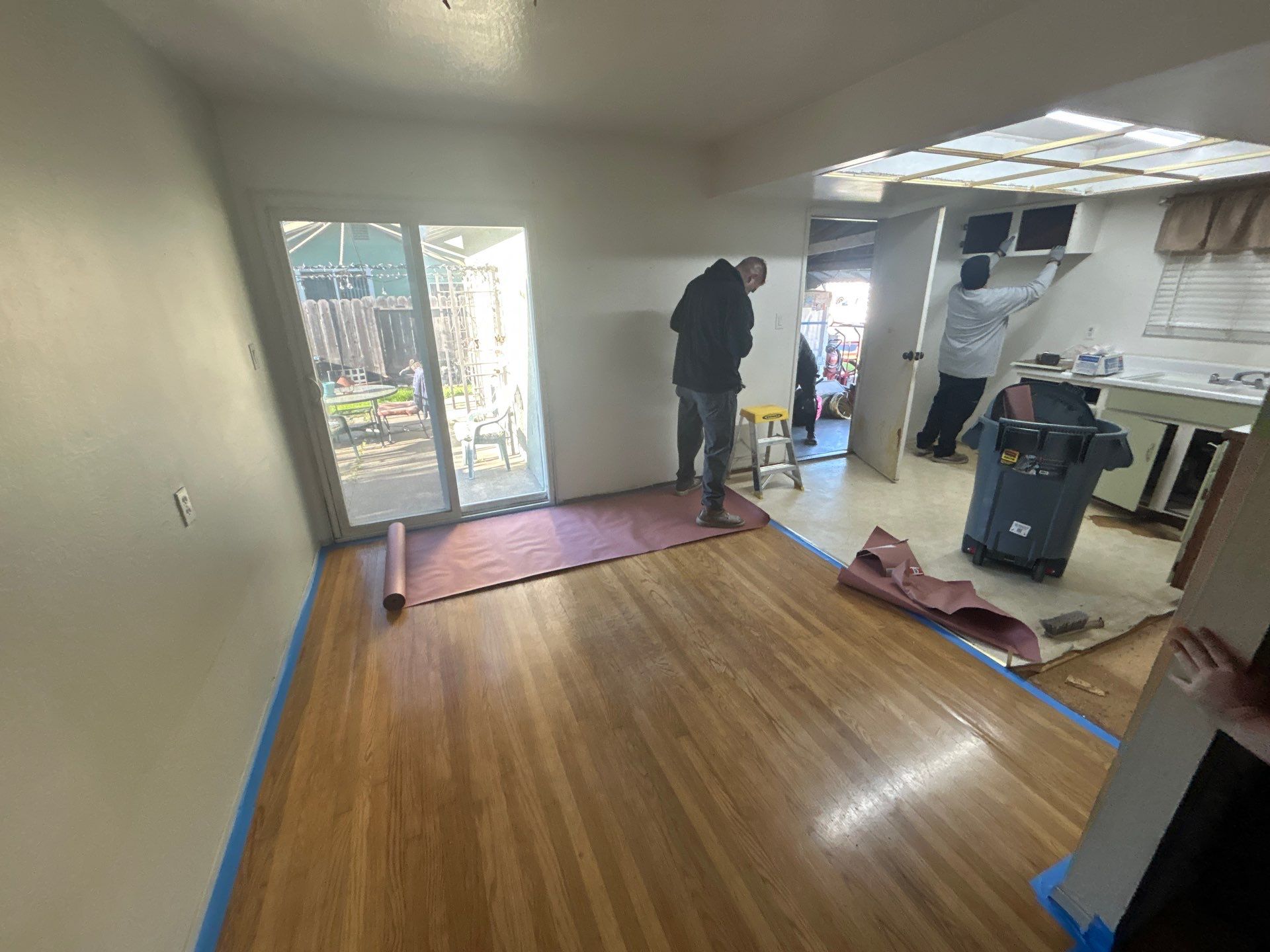 Modern Kitchen Remodel by H4H Remodeling and Repairs Inc.
