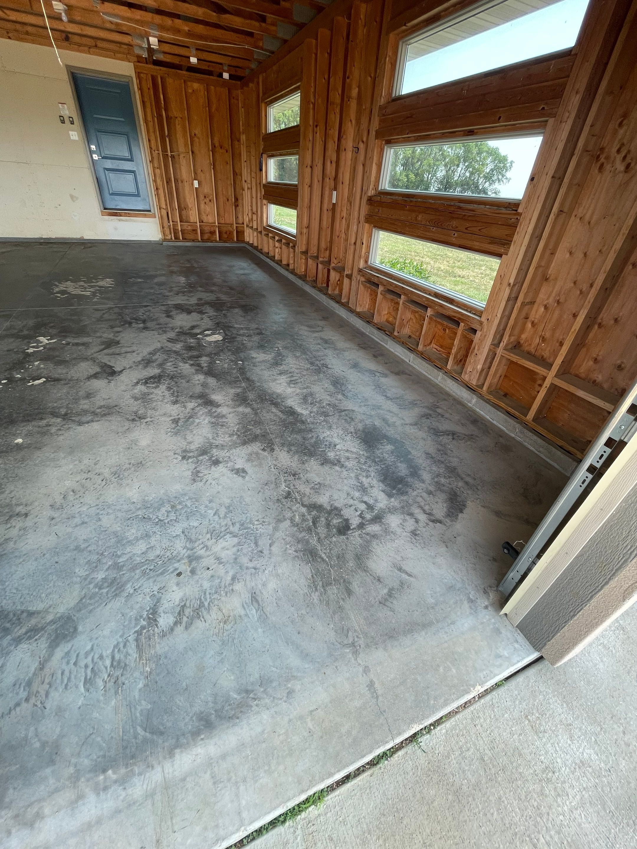 Cabin Fever Coating for Detached Garage in Dell Rapids by Select Painting, Coatings & Garage Cabinets