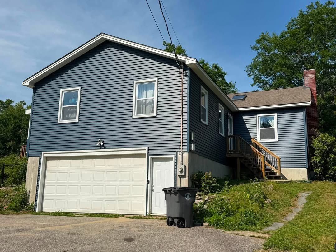Barnstead, NH – Premium Vinyl Siding Transformation by Tall pine roofing