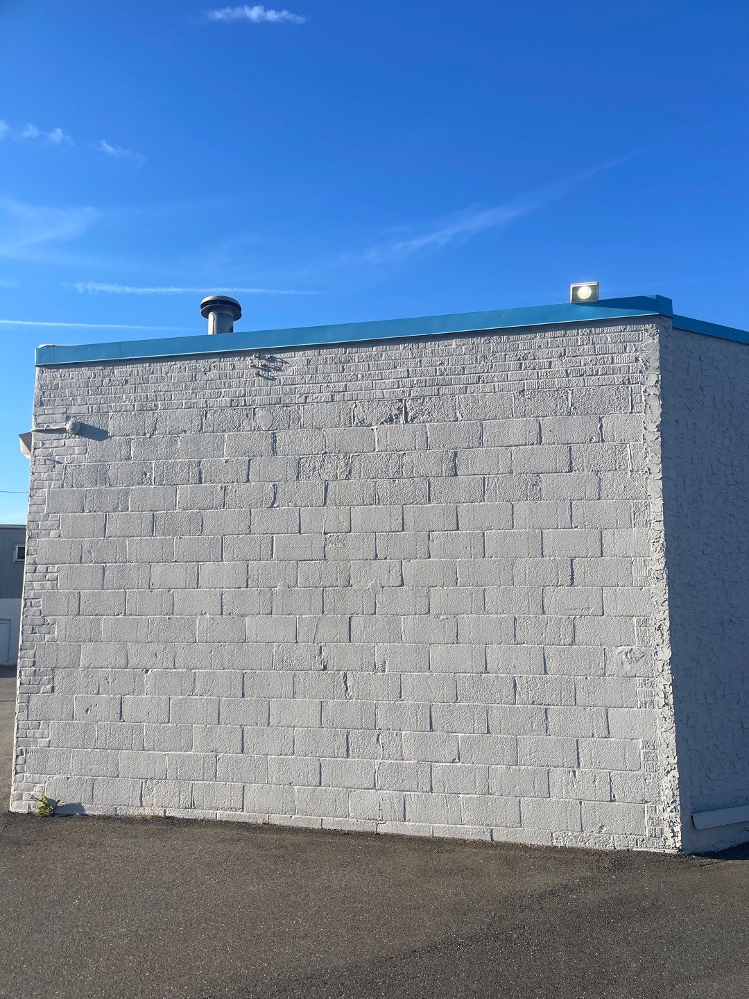 Building SoftWash & Concrete Cleaning by SJ Exterior