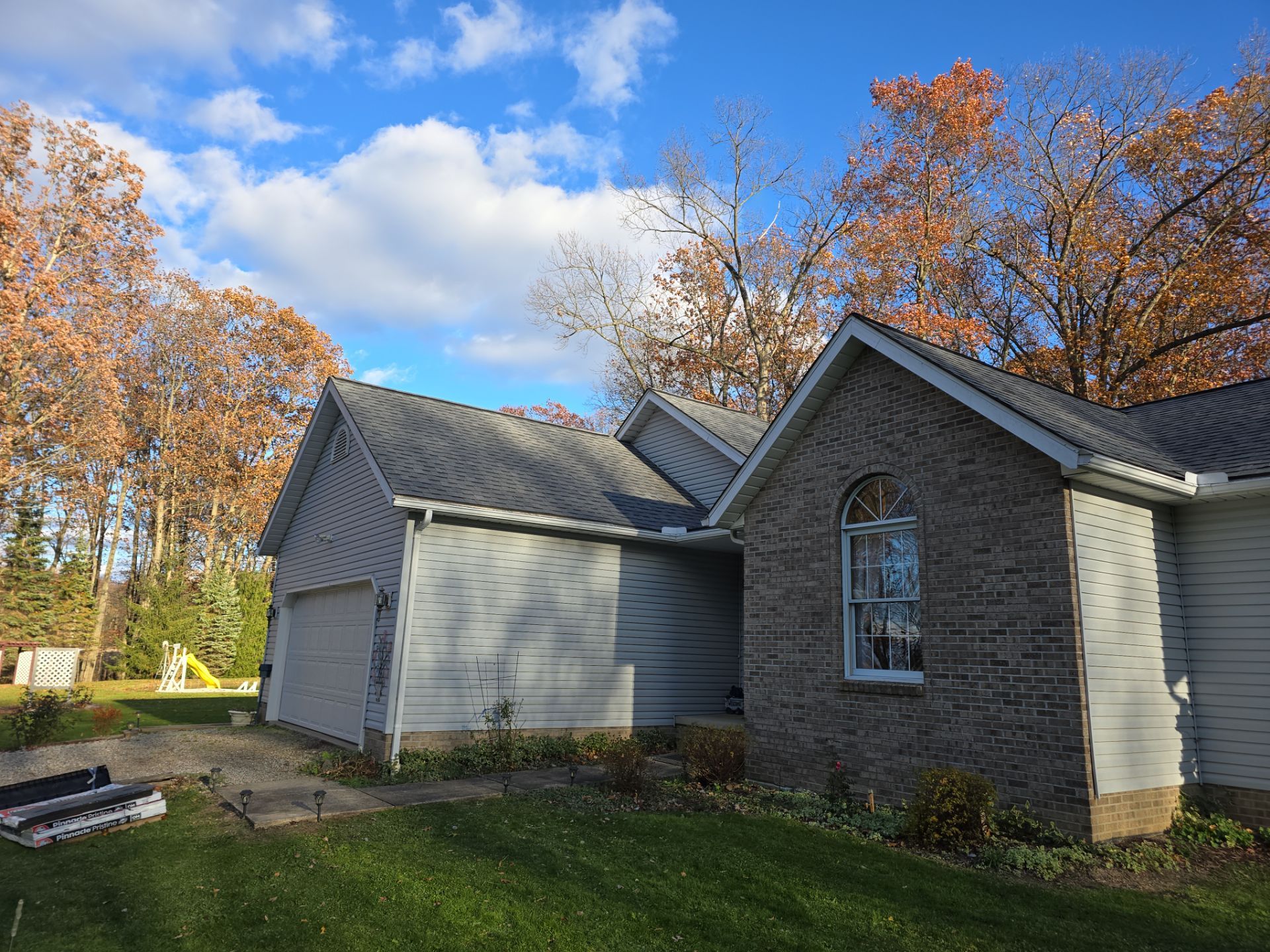 Atlas Pinnacle, Color, Pewter by Eagle Eye Roofing