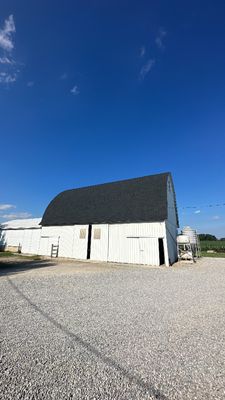 Barn Roofing Installation using GAF Timberline HDZ Charcoal