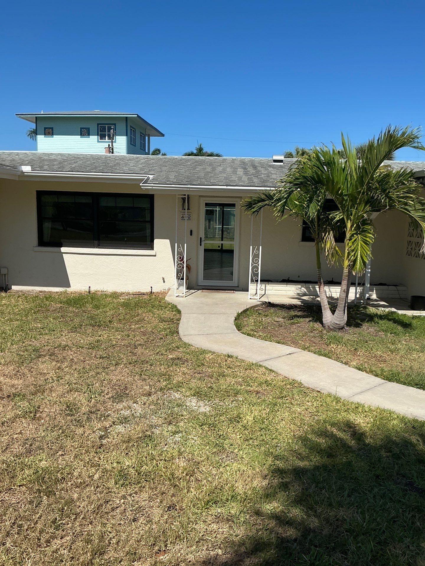 6-Inch Seamless Gutters in Nokomis FL by Gutter Professors