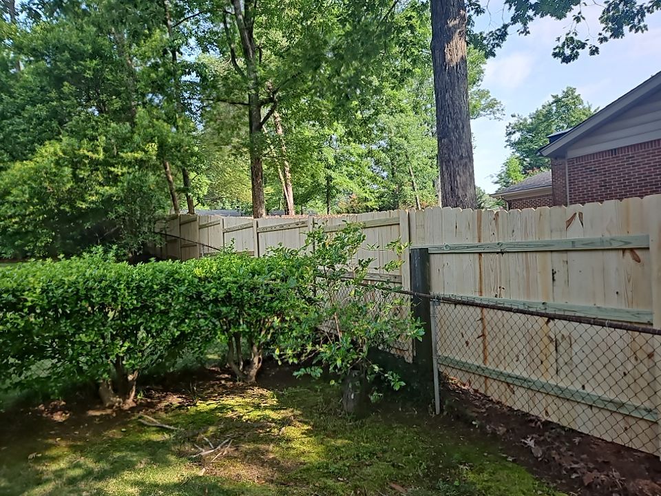 Royal Knoll Lane - Fence Installation  by Pillar and Pine