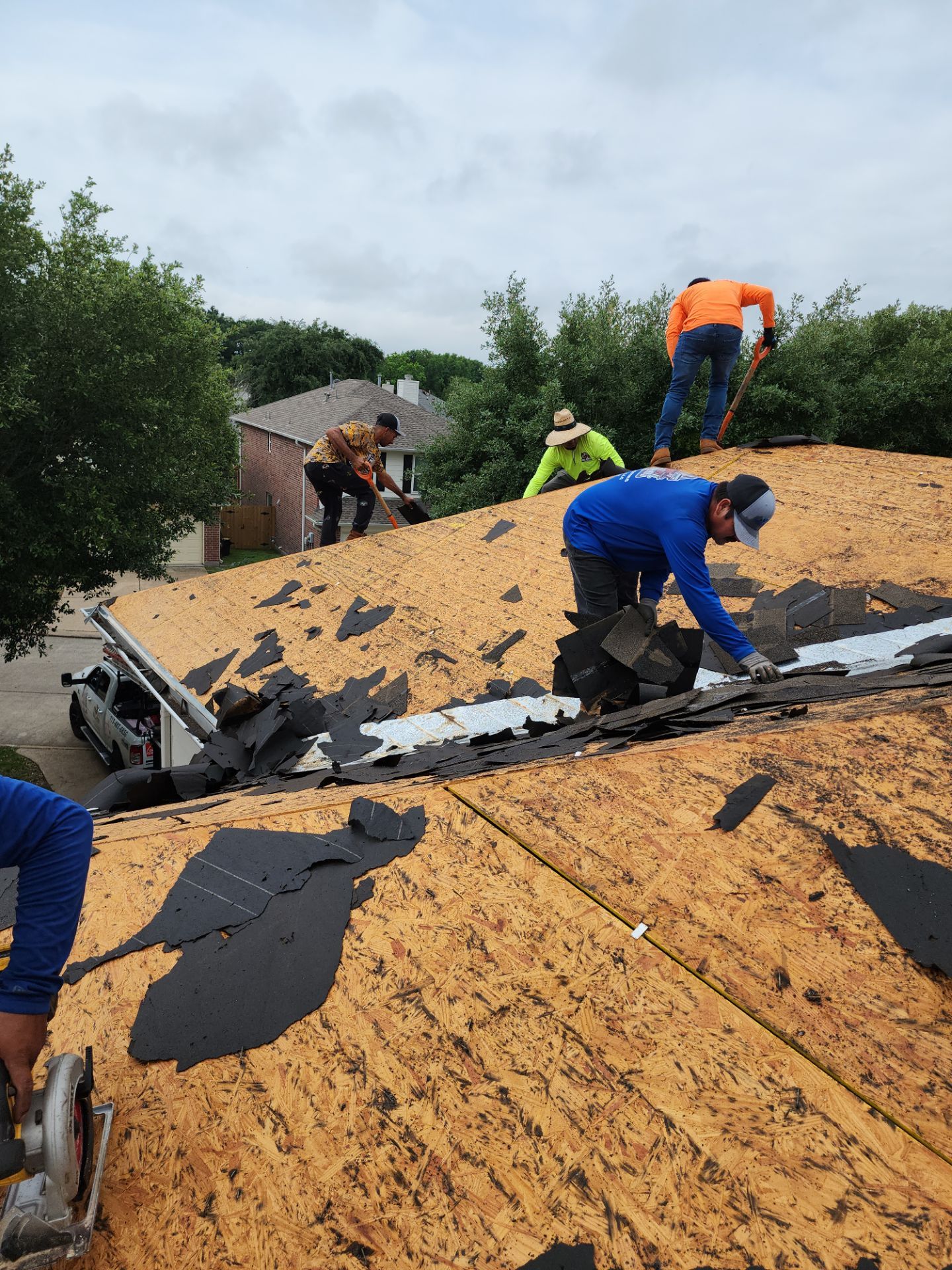Residential Roofing Installation using Owen's Corning Duration (Lifetime) Shingles by Roof Repair Company