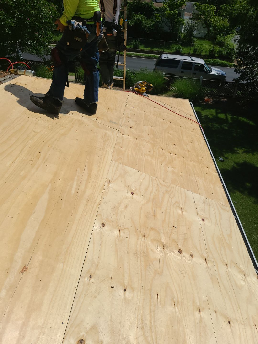 Arlington: CertainTeed Landmark Designer Shingles in Moire Black by RM Banning, Inc.