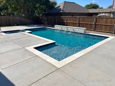 Geometric Pool with Tanning Ledge