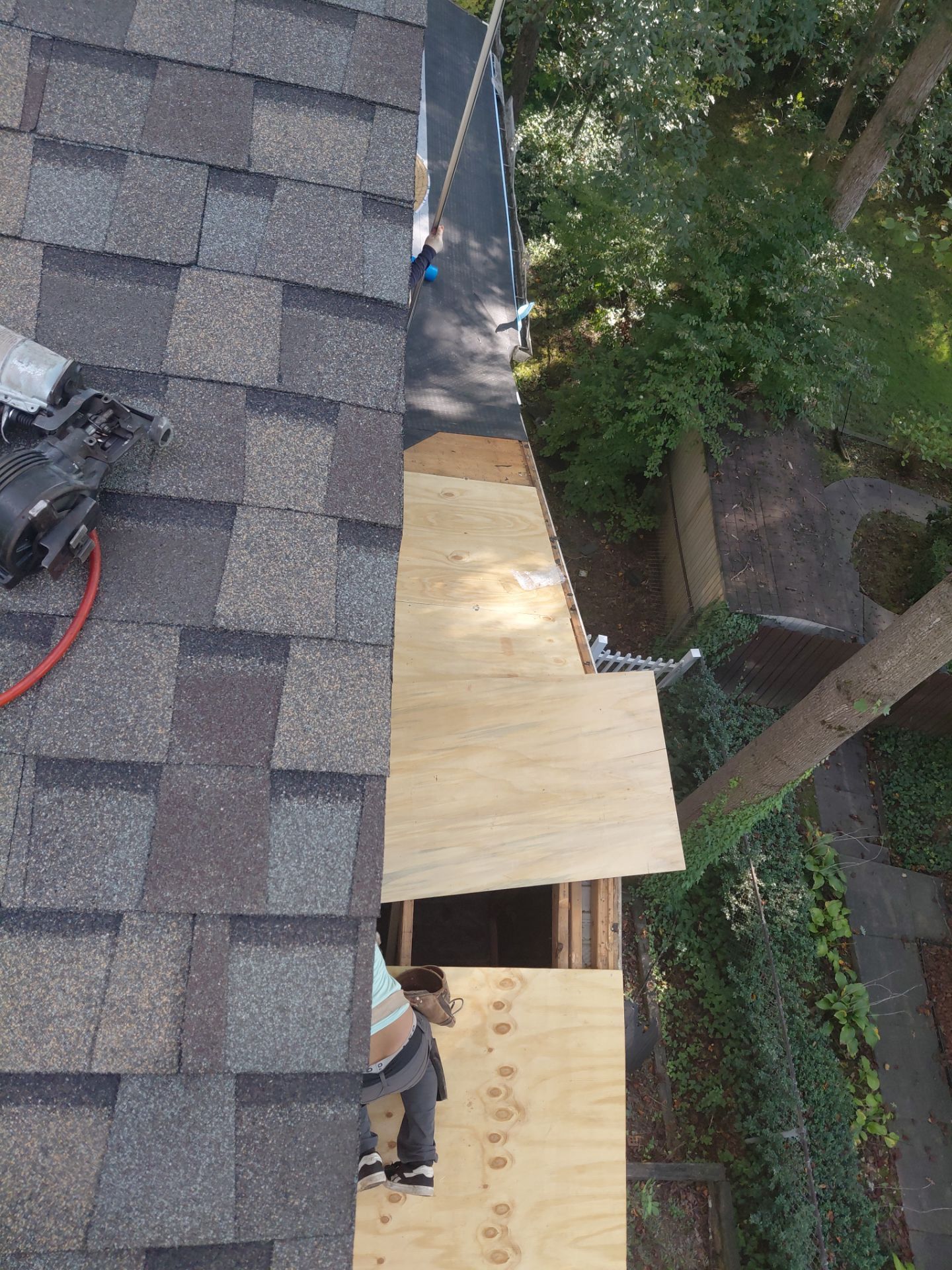 Springfield : Residential Roof Replacement with CertainTeed Landmark Pro in Max Weathered Wood  by RM Banning, Inc.